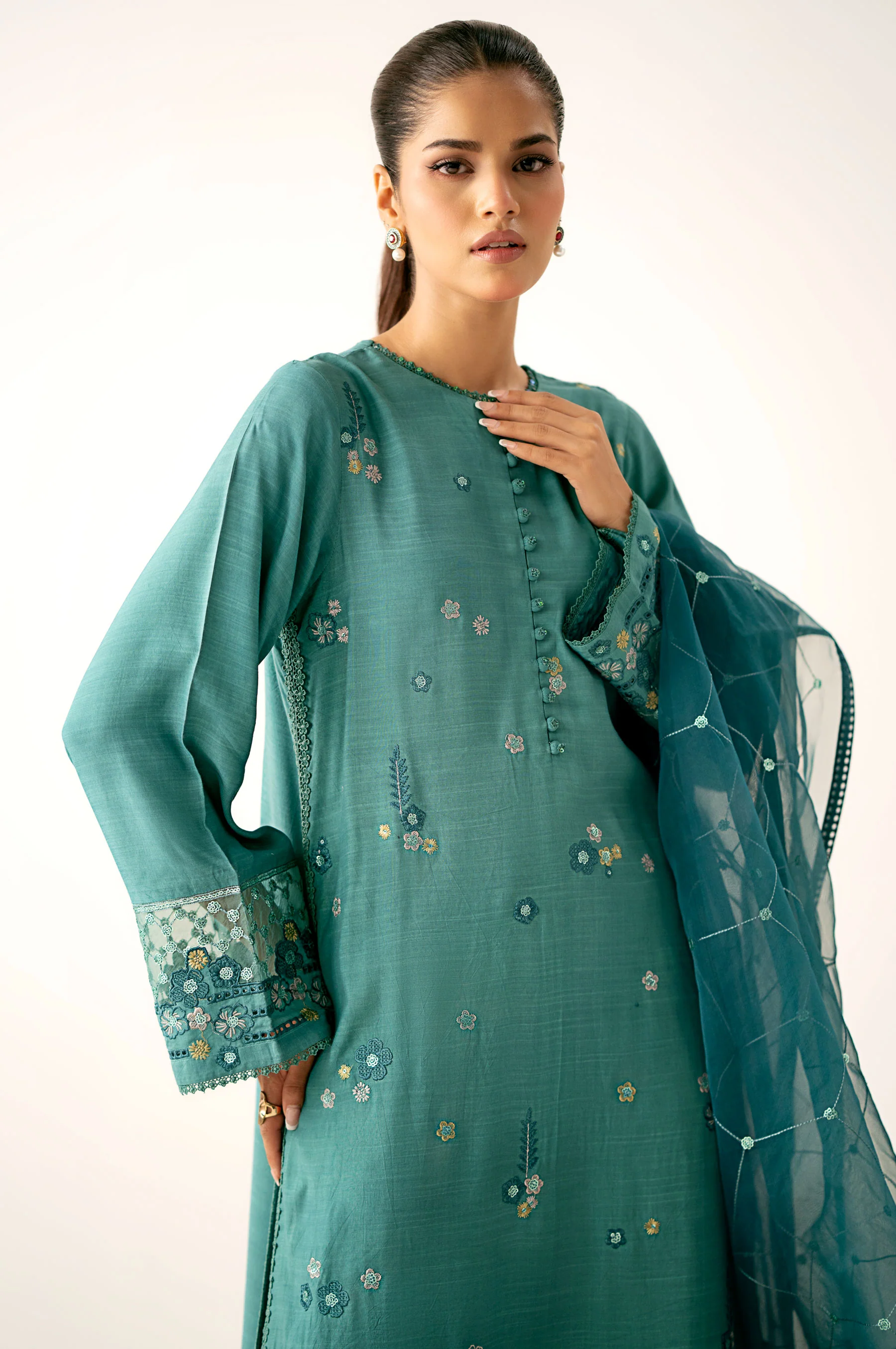 UNSTITCHED EMBROIDERED SUIT - Image 3