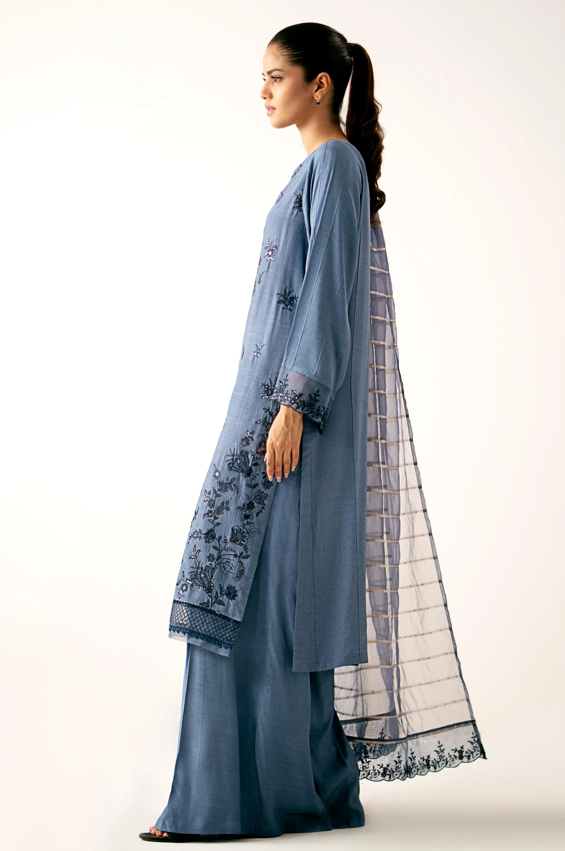 UNSTITCHED EMBROIDERED SUIT - Image 3