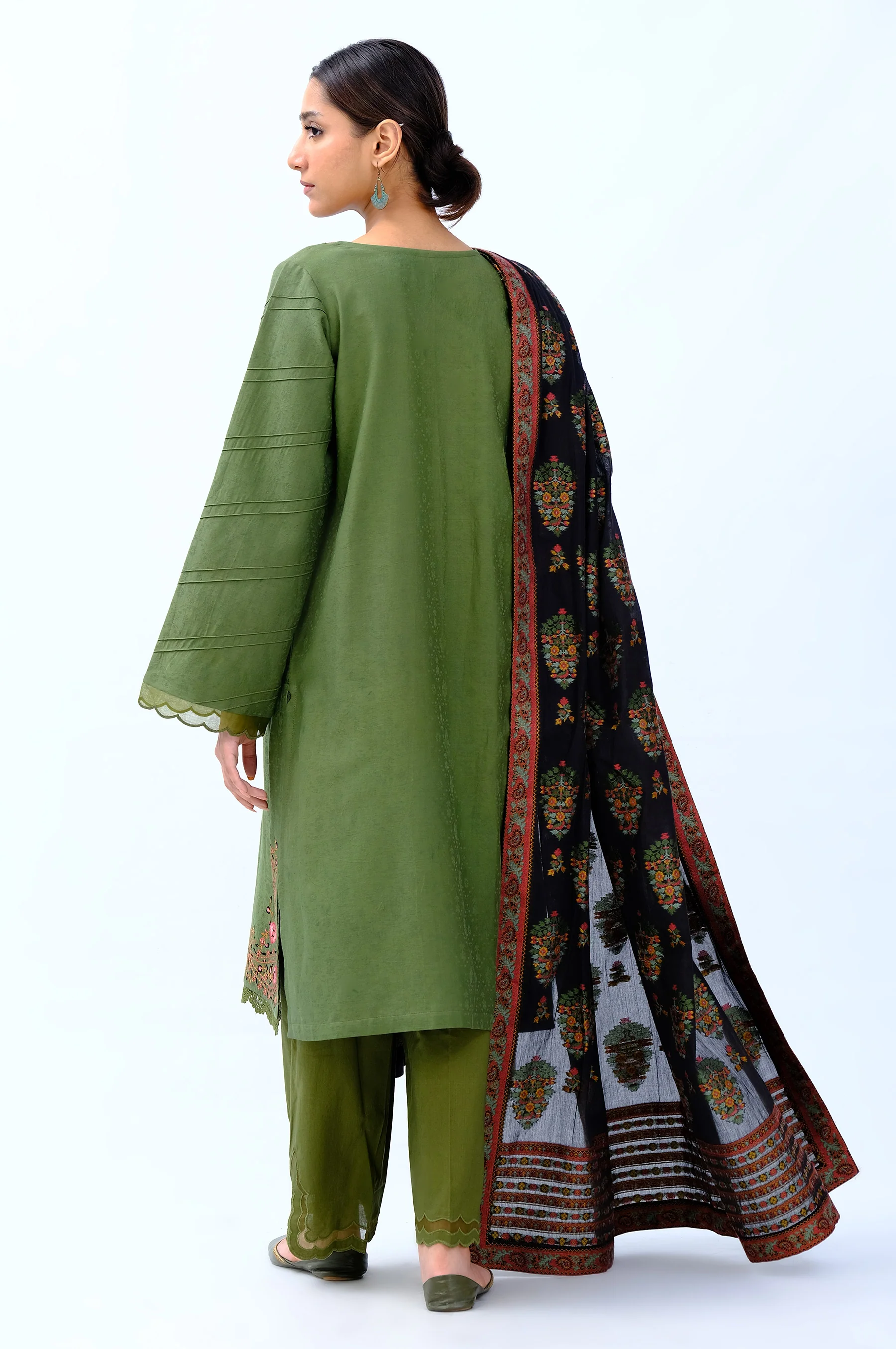 Unstitched 3 Piece Embroidered Satin Jacquard Suit - Image 3