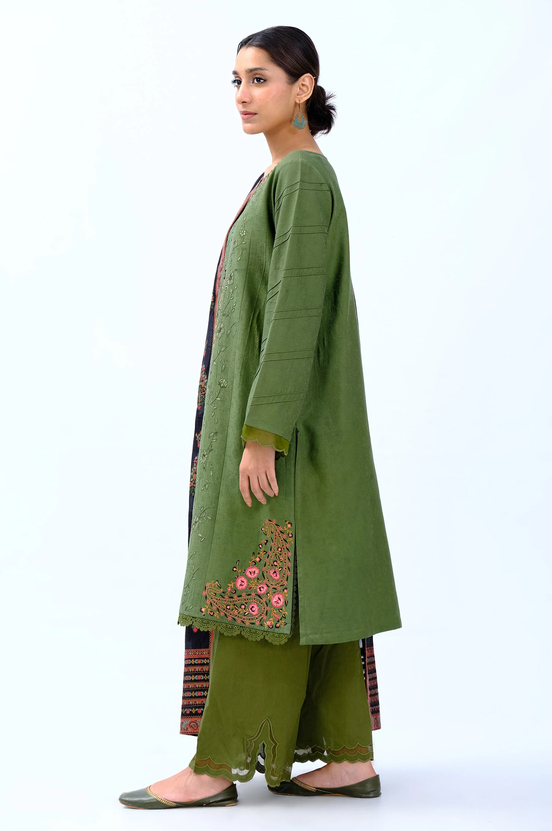 Unstitched 3 Piece Embroidered Satin Jacquard Suit - Image 4