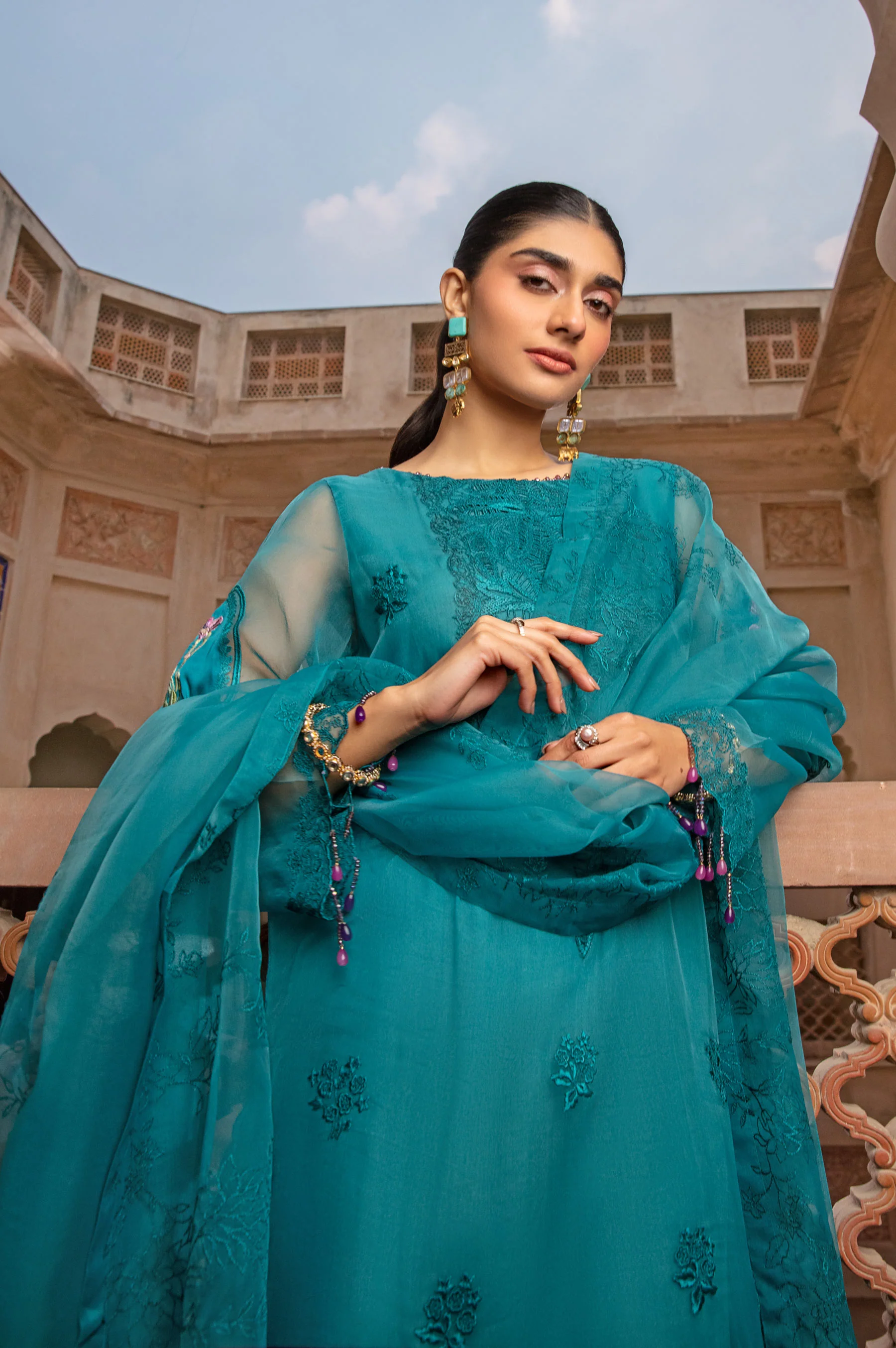 UNSTITCHED EMBROIDERED SUIT - Image 6