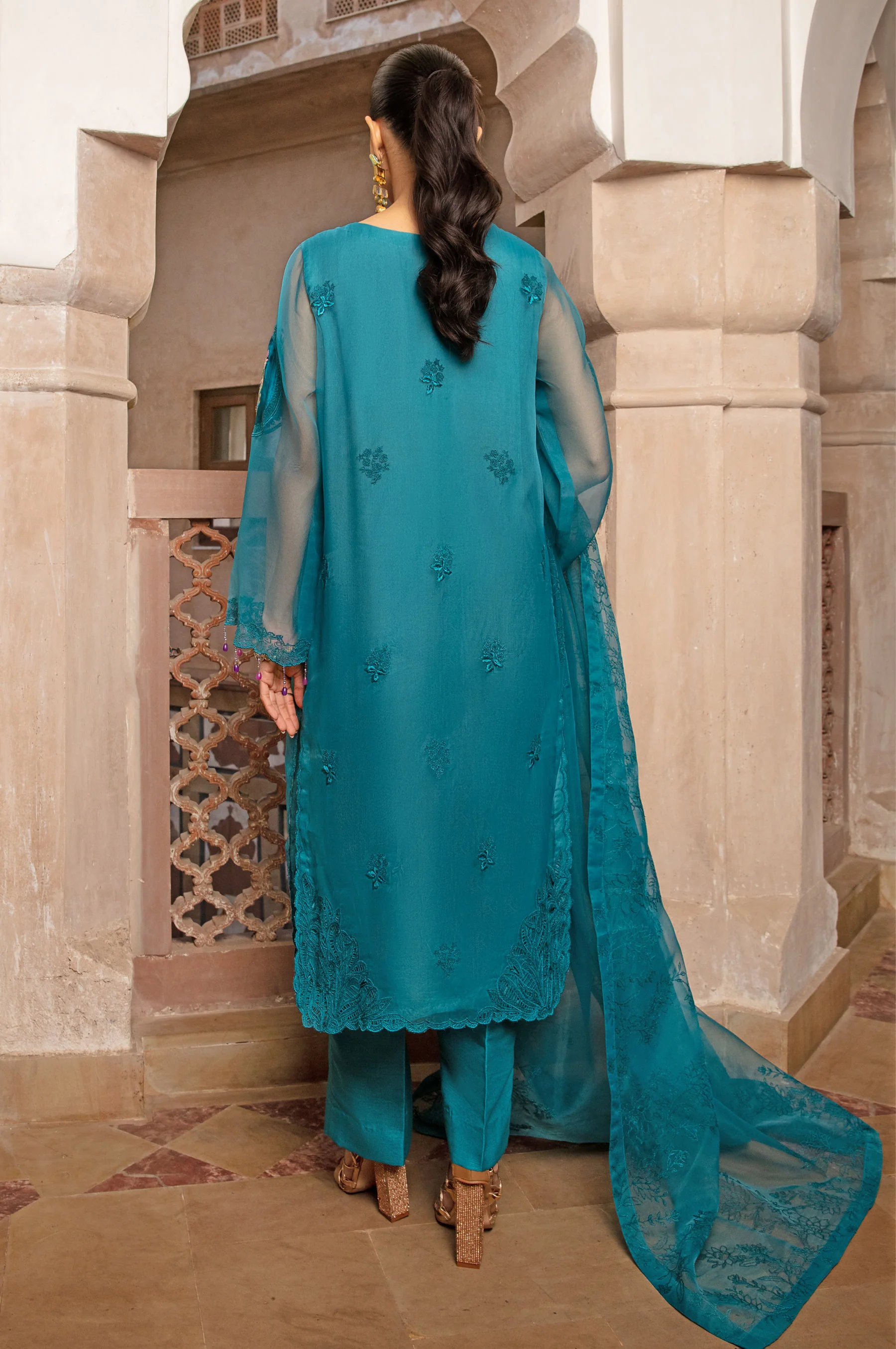 UNSTITCHED EMBROIDERED SUIT - Image 7