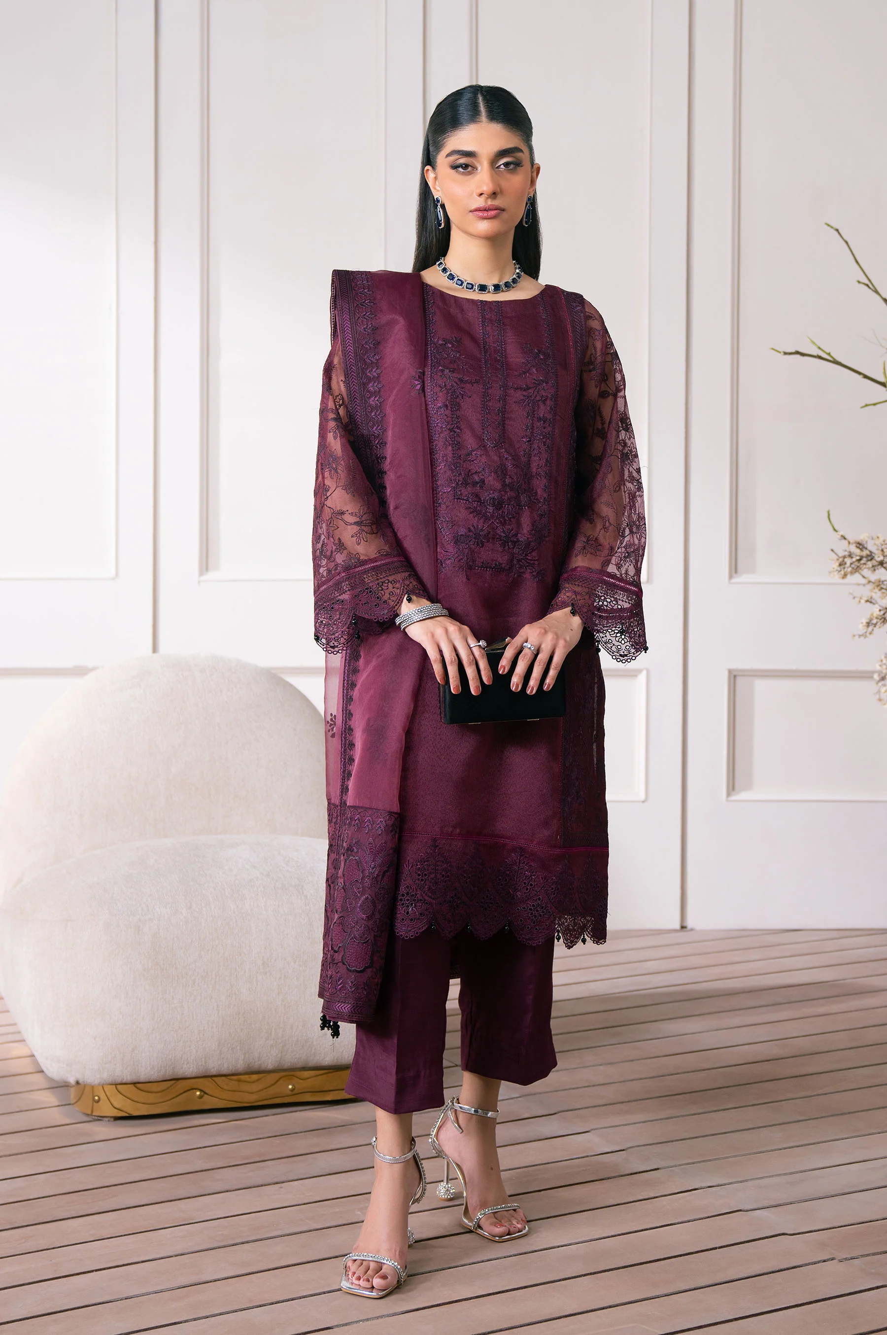UNSTITCHED EMBROIDERED SUIT - Image 6
