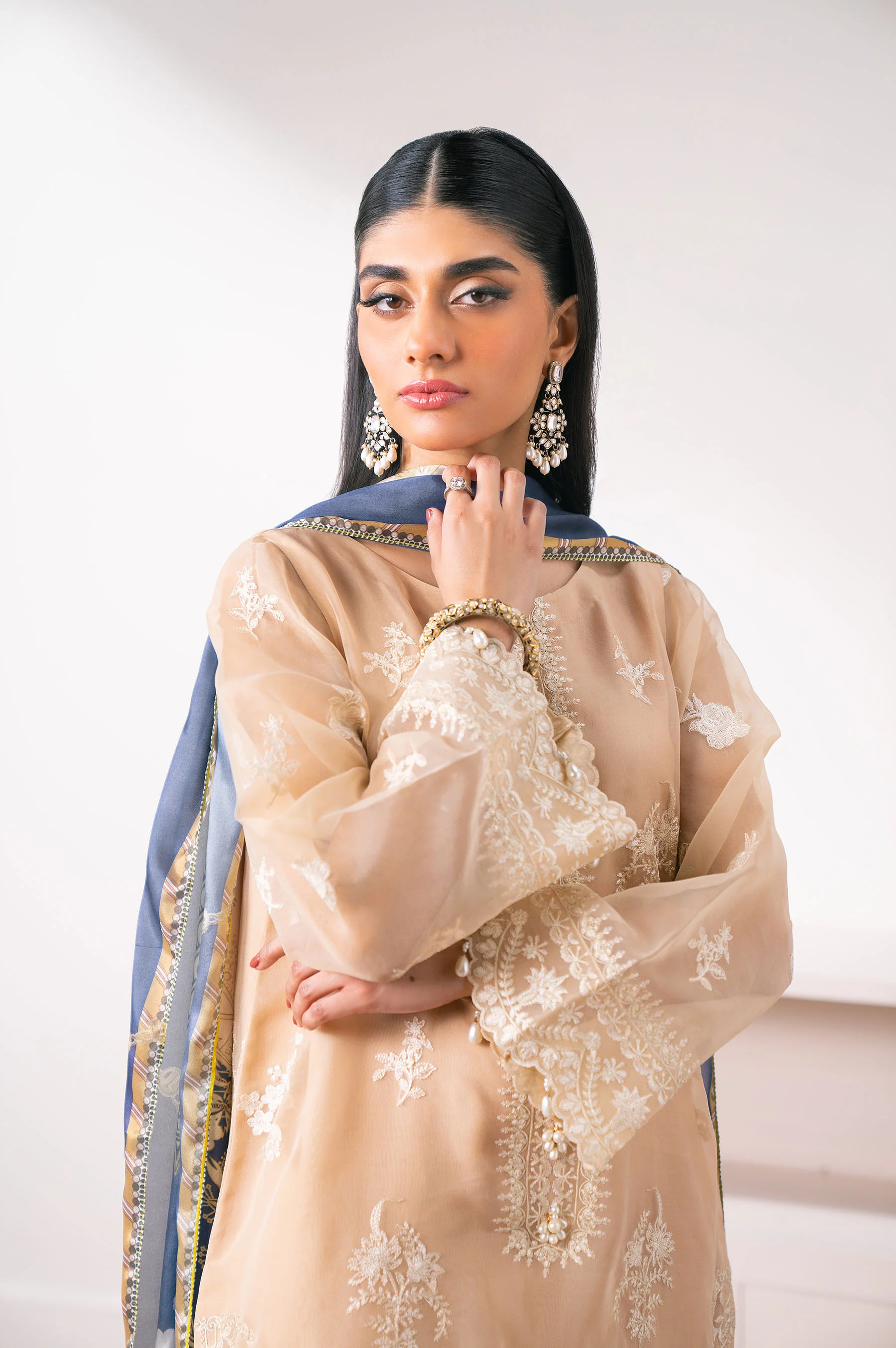 UNSTITCHED EMBROIDERED SUIT - Image 8