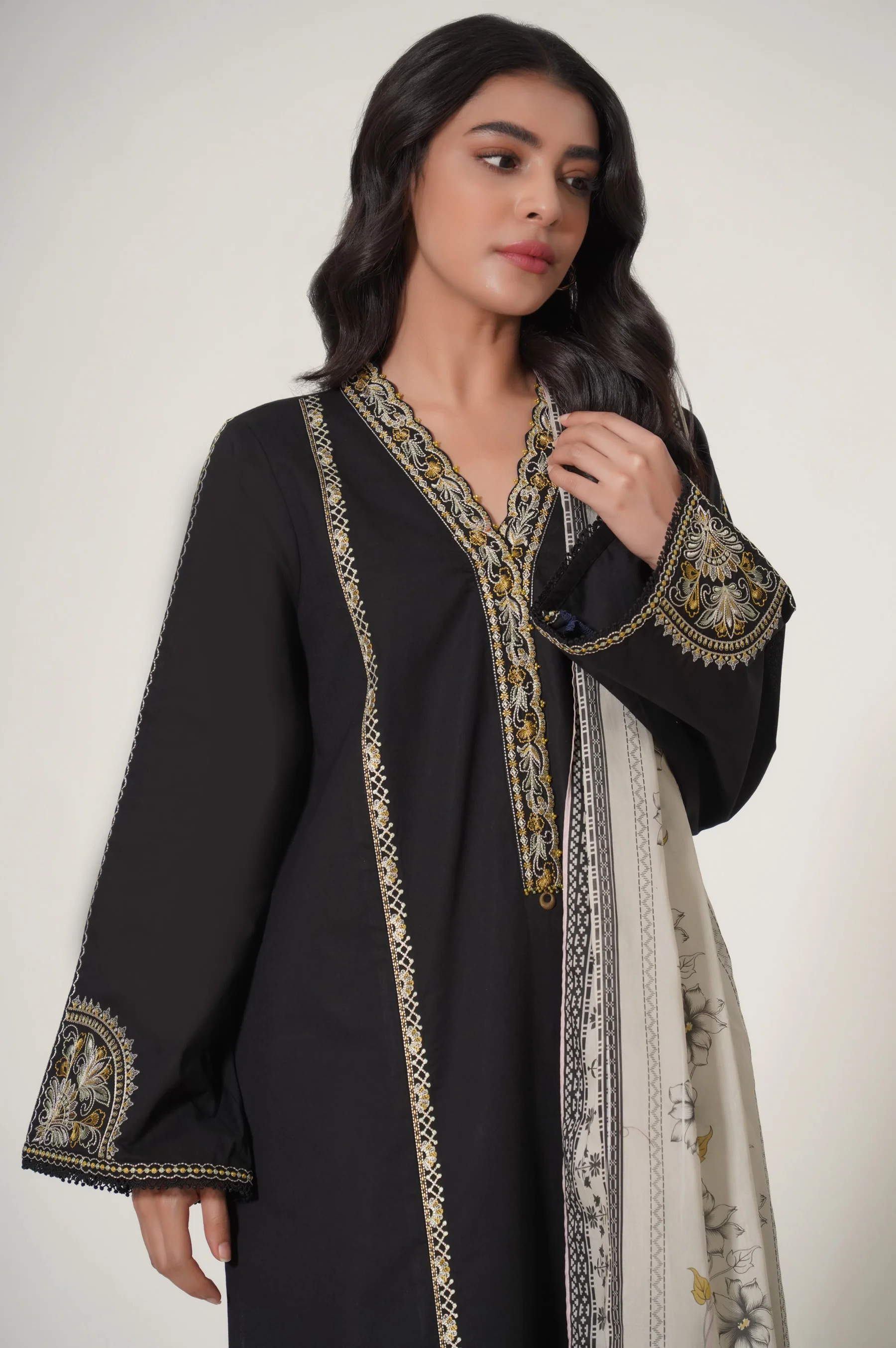 Unstitched 3 Piece Embroidered Slub Cambric Suit - Image 2
