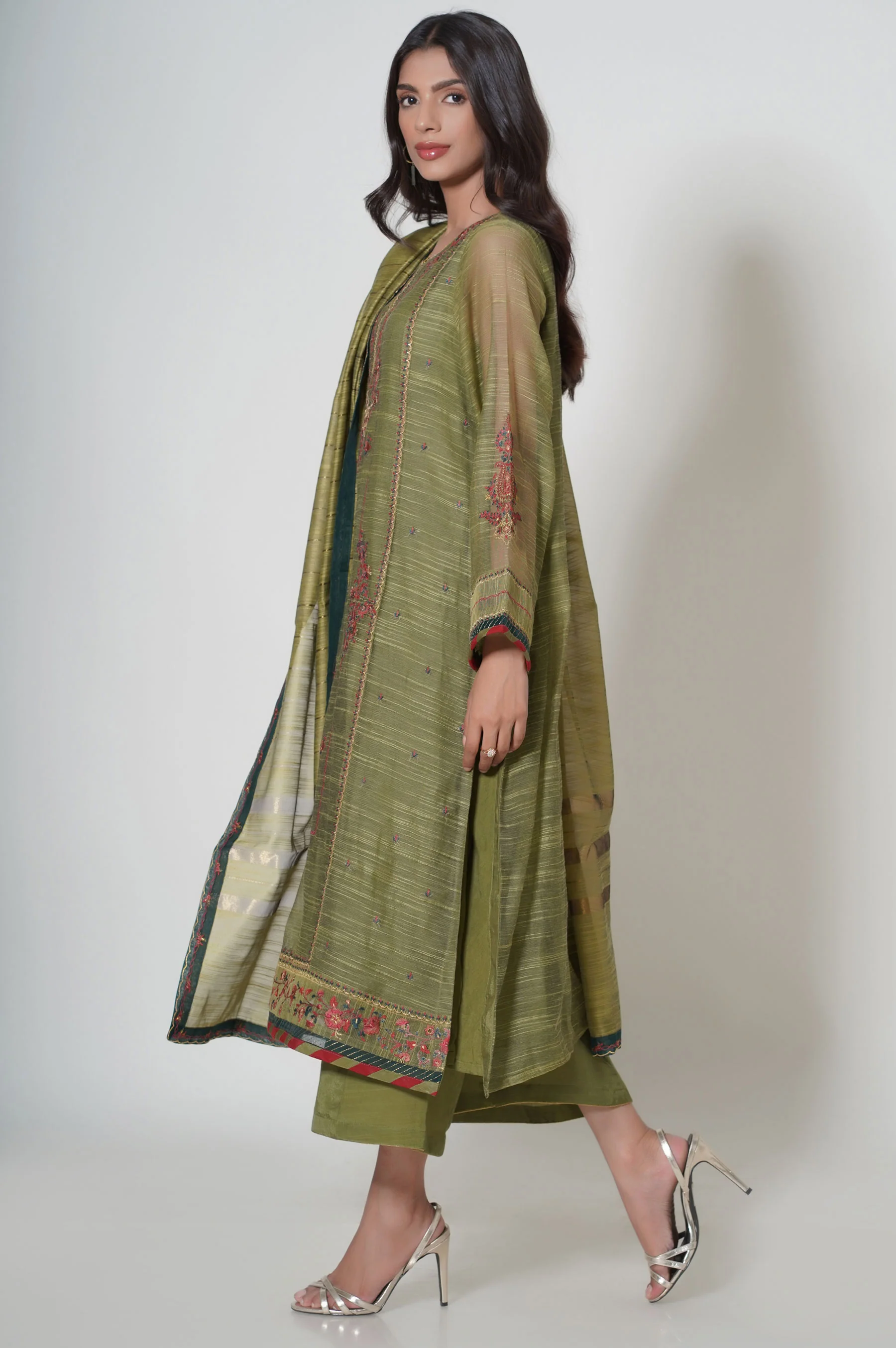 UNSTITCHED EMBROIDERED SUIT - Image 3