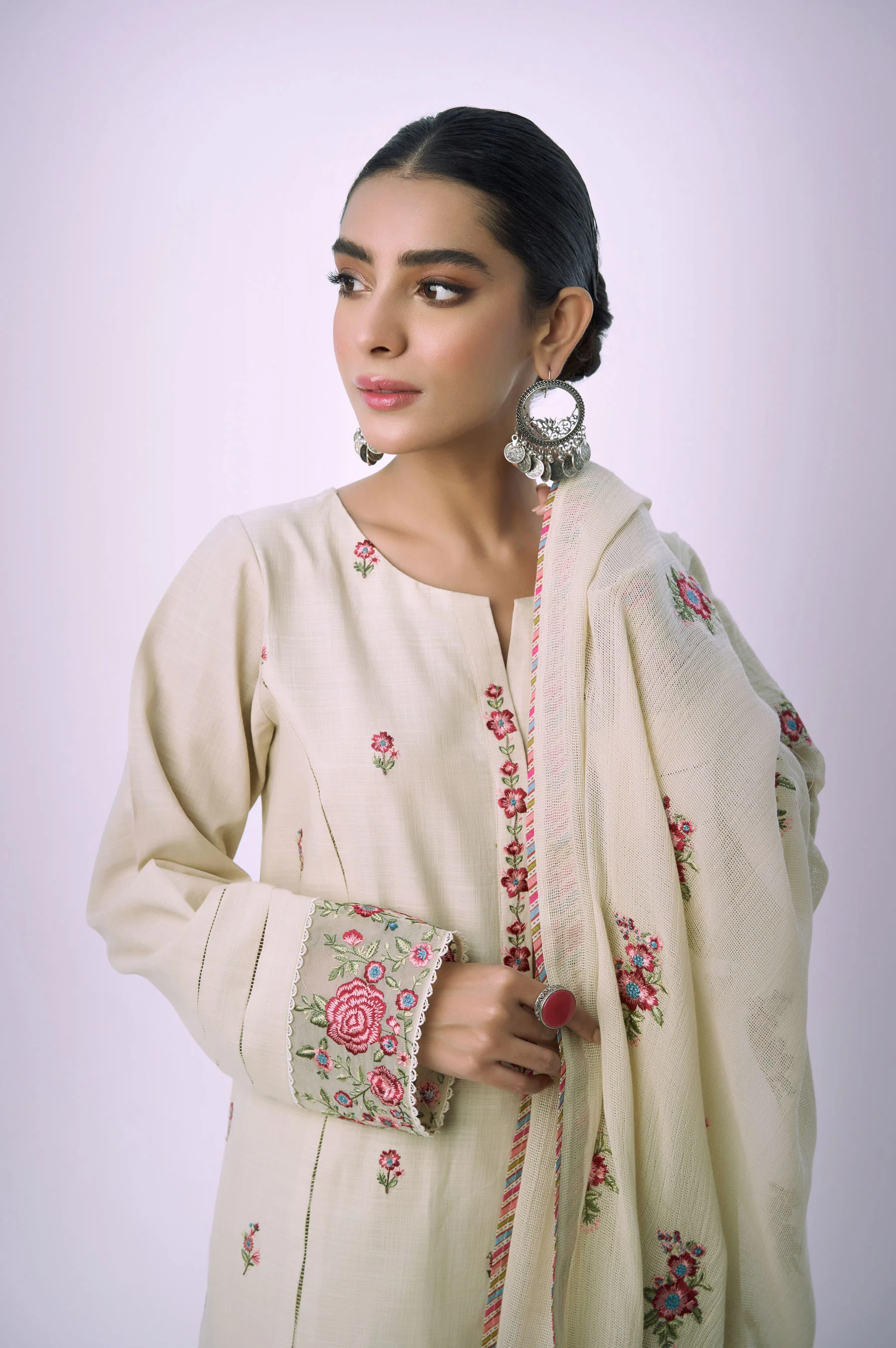 Unstitched 3 Piece Embroidered Textured Slub Suit - Image 5