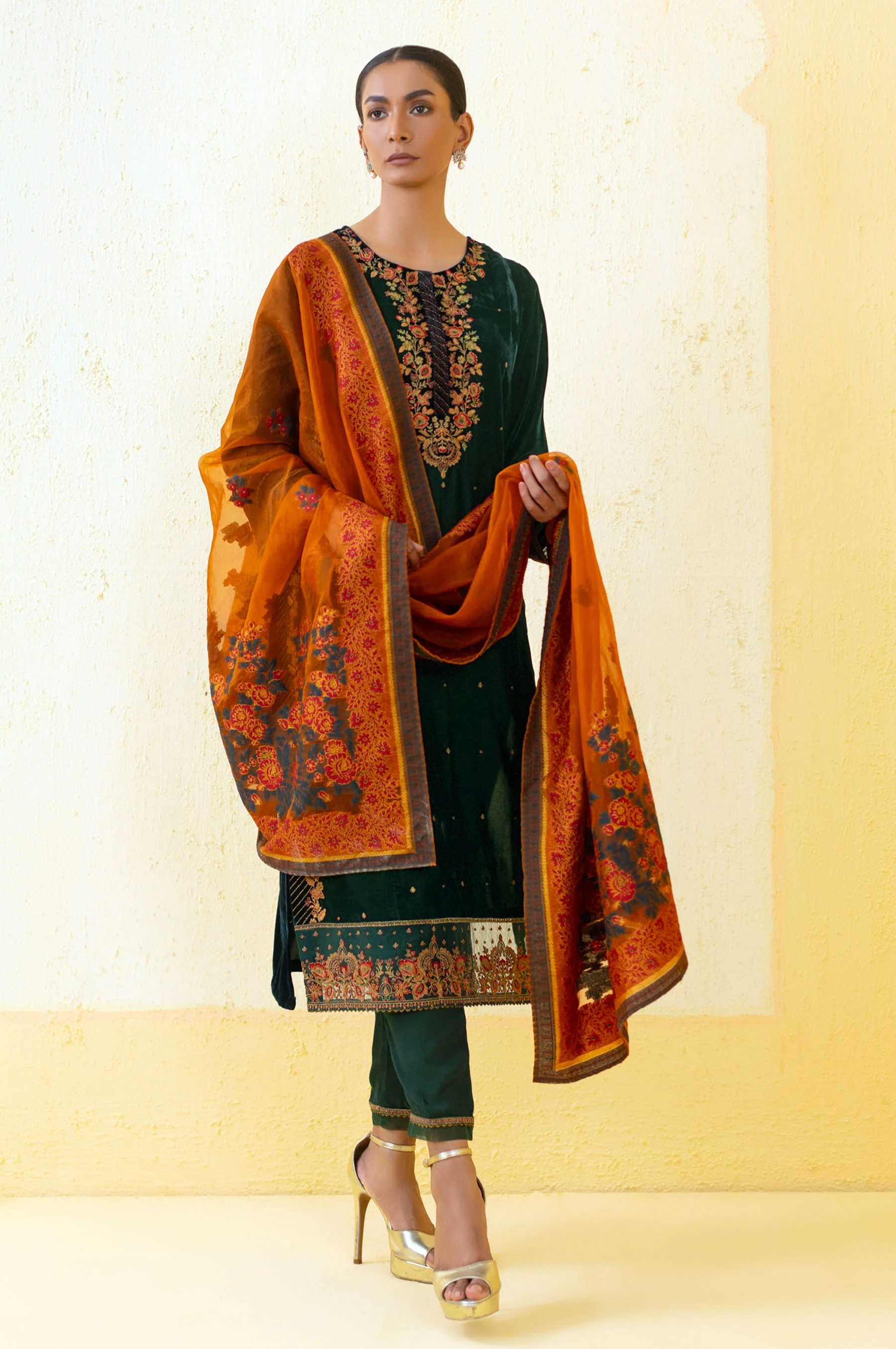 3 Piece Unstitched Embroidered Velvet Suit - Bottle Green - Image 2