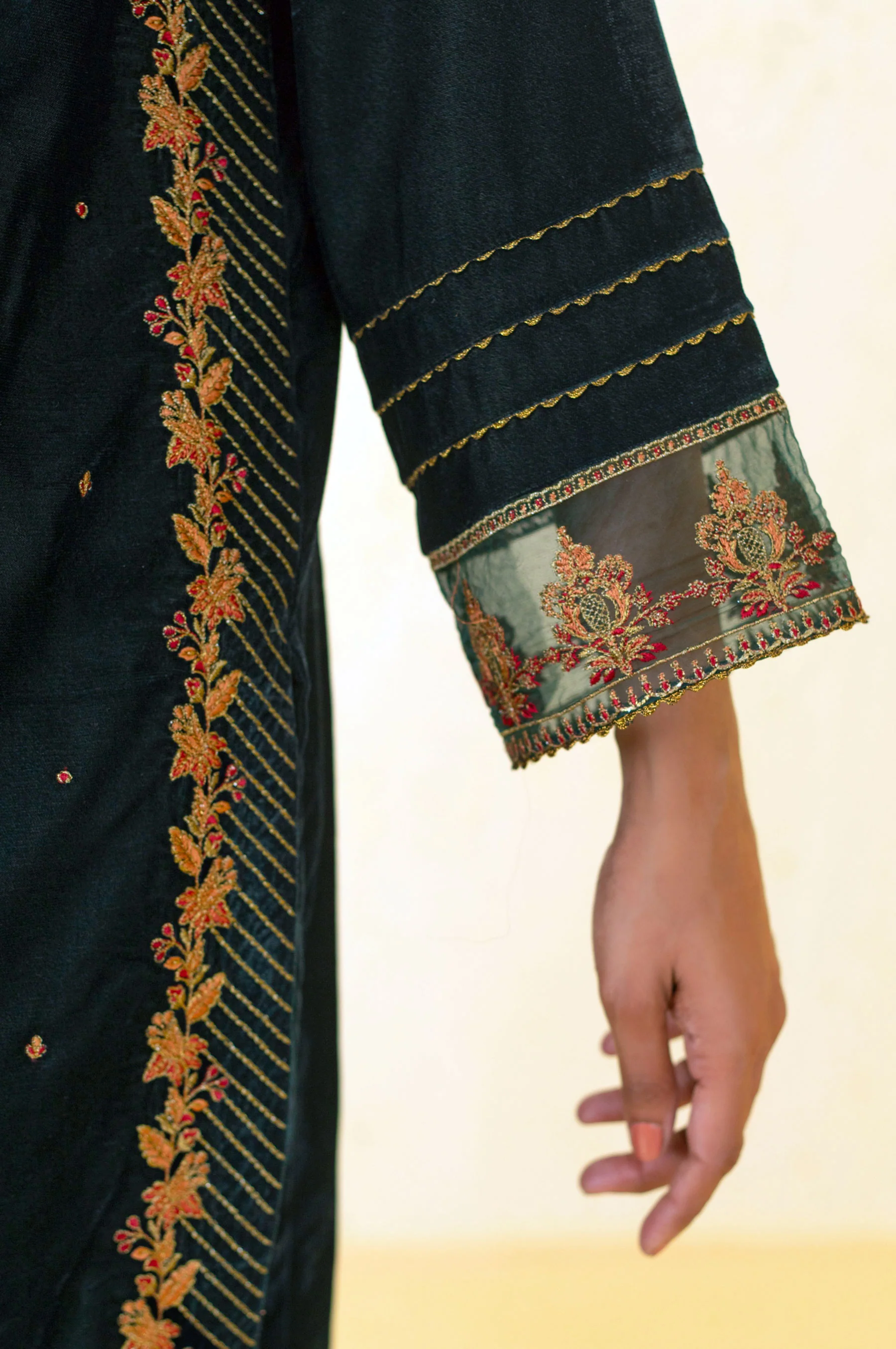 3 Piece Unstitched Embroidered Velvet Suit - Bottle Green - Image 7