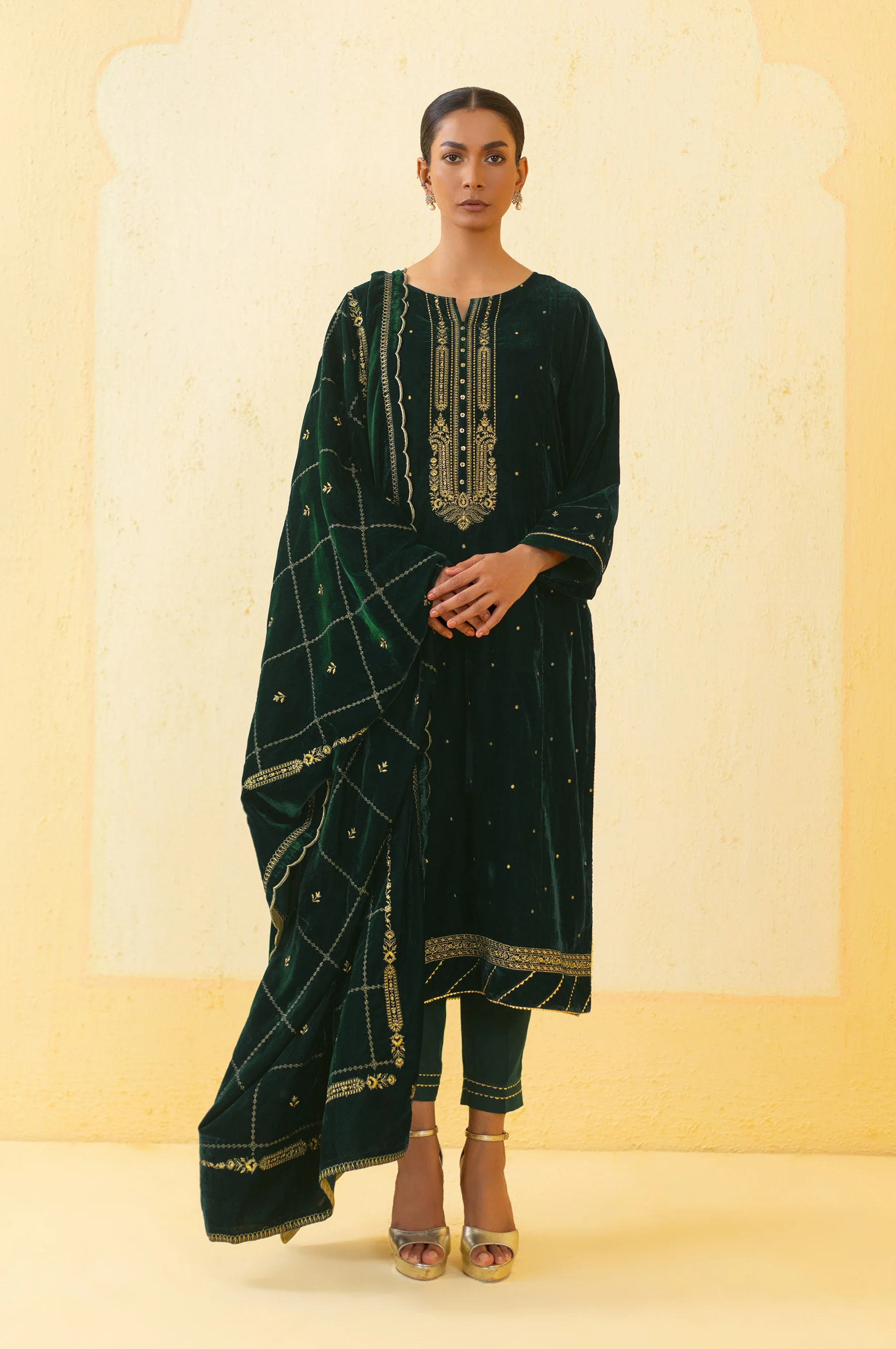 Unstitched 3 Piece Embroidered Velvet Suit - Teal - Image 2