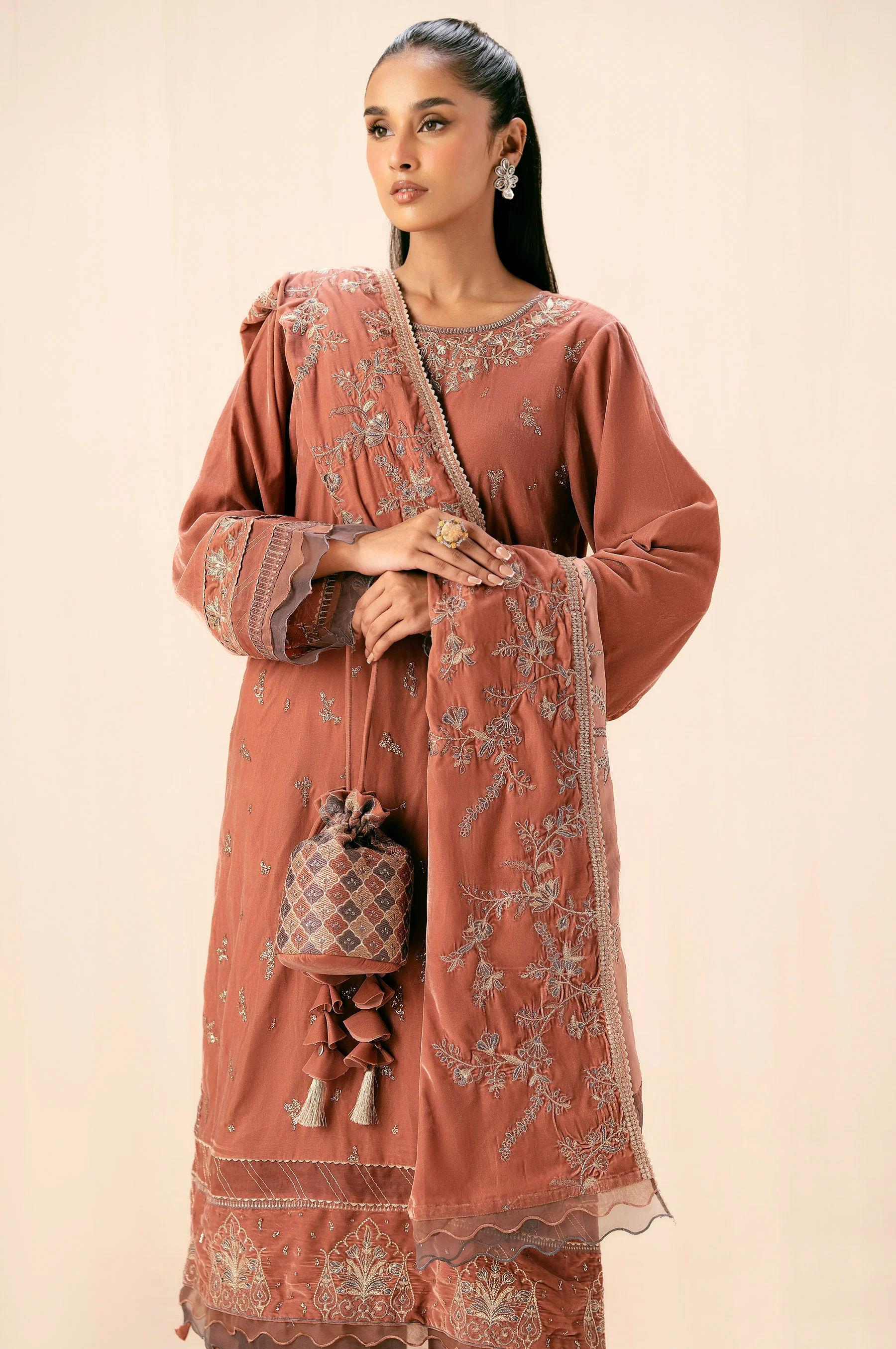 Unstitched 3 Piece Embroidered Velvet Suit - Image 2
