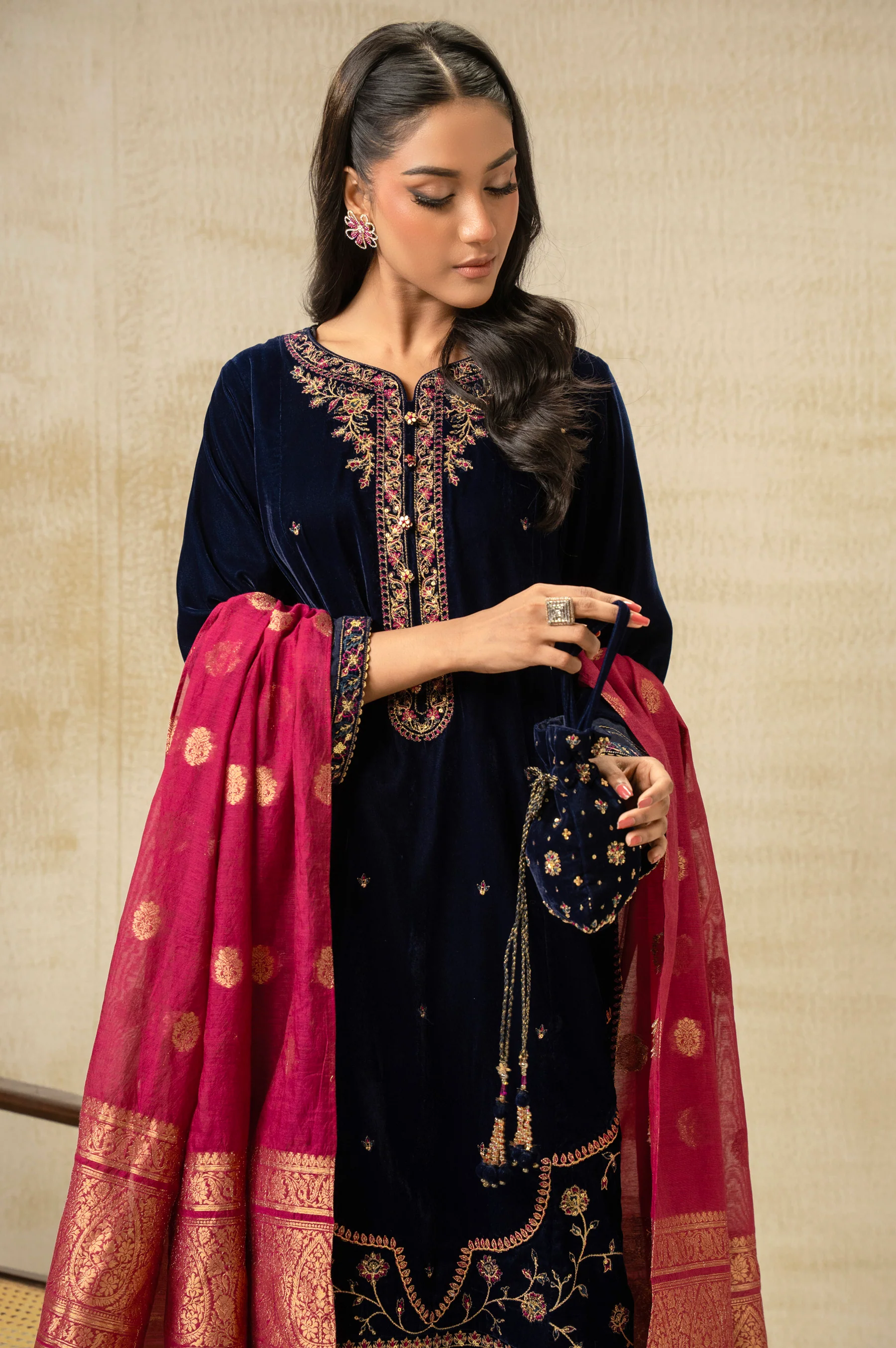 UNSTITCHED EMBROIDERED SUIT - Image 2