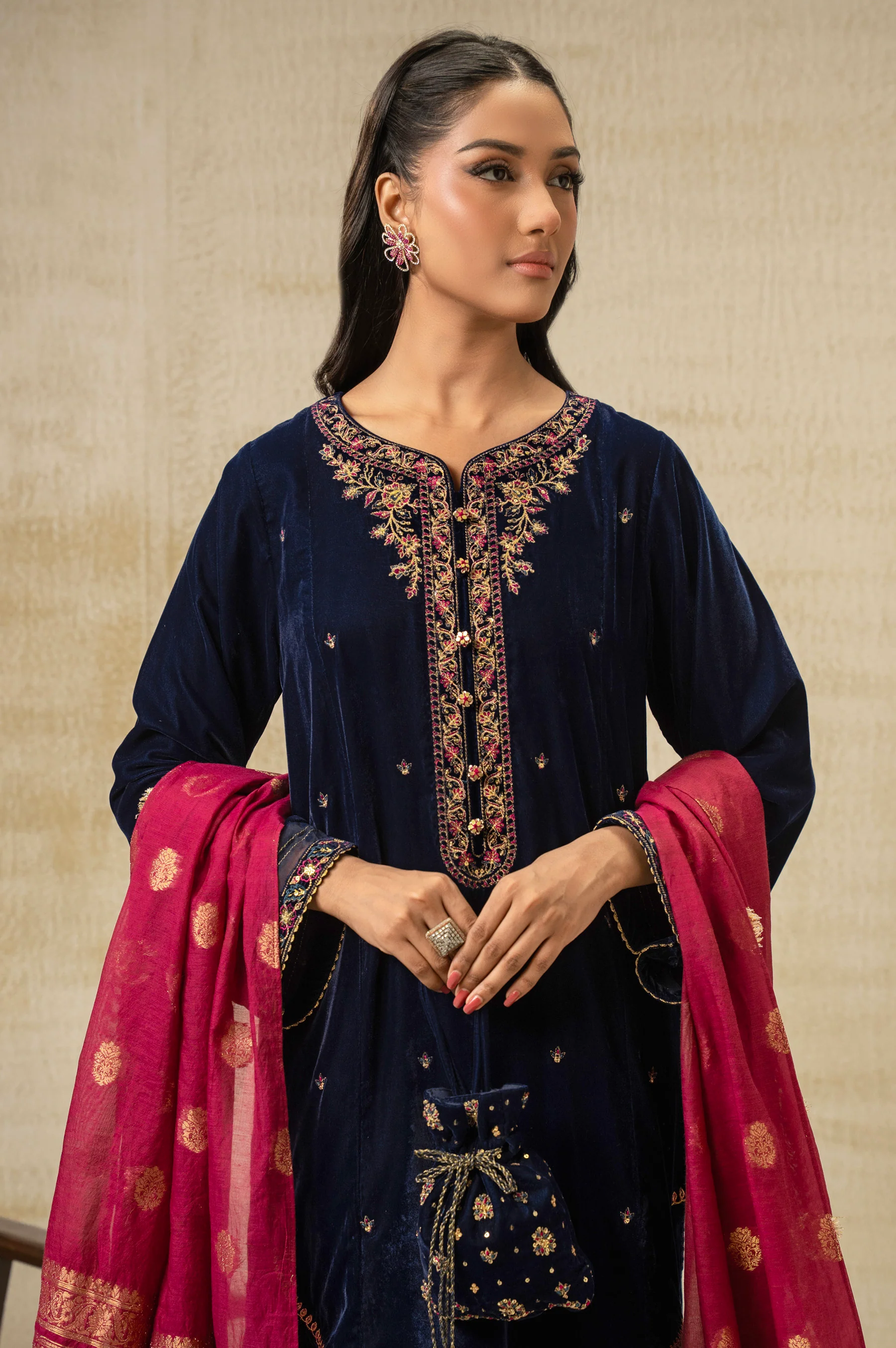 UNSTITCHED EMBROIDERED SUIT - Image 3