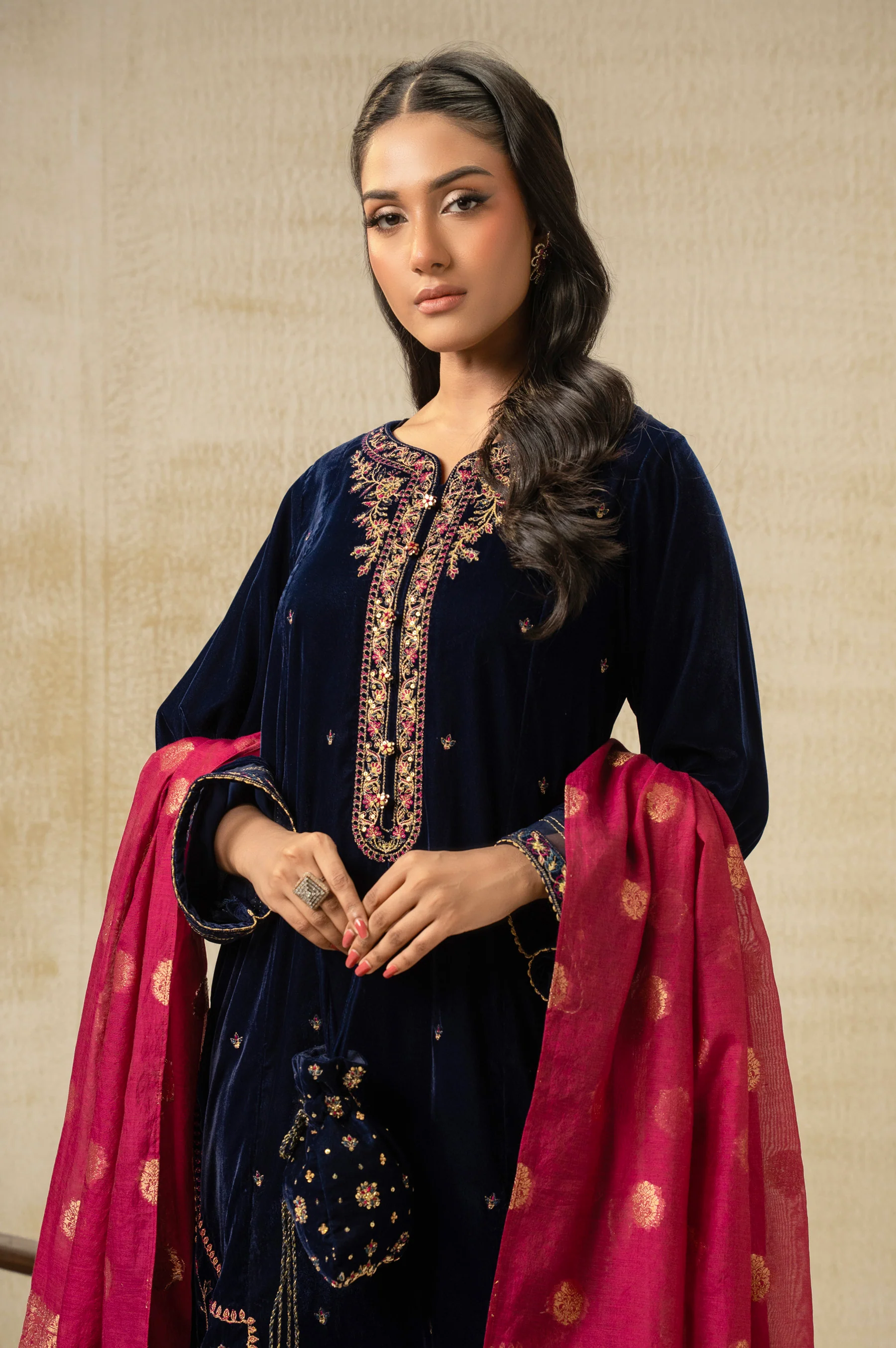 UNSTITCHED EMBROIDERED SUIT - Image 6