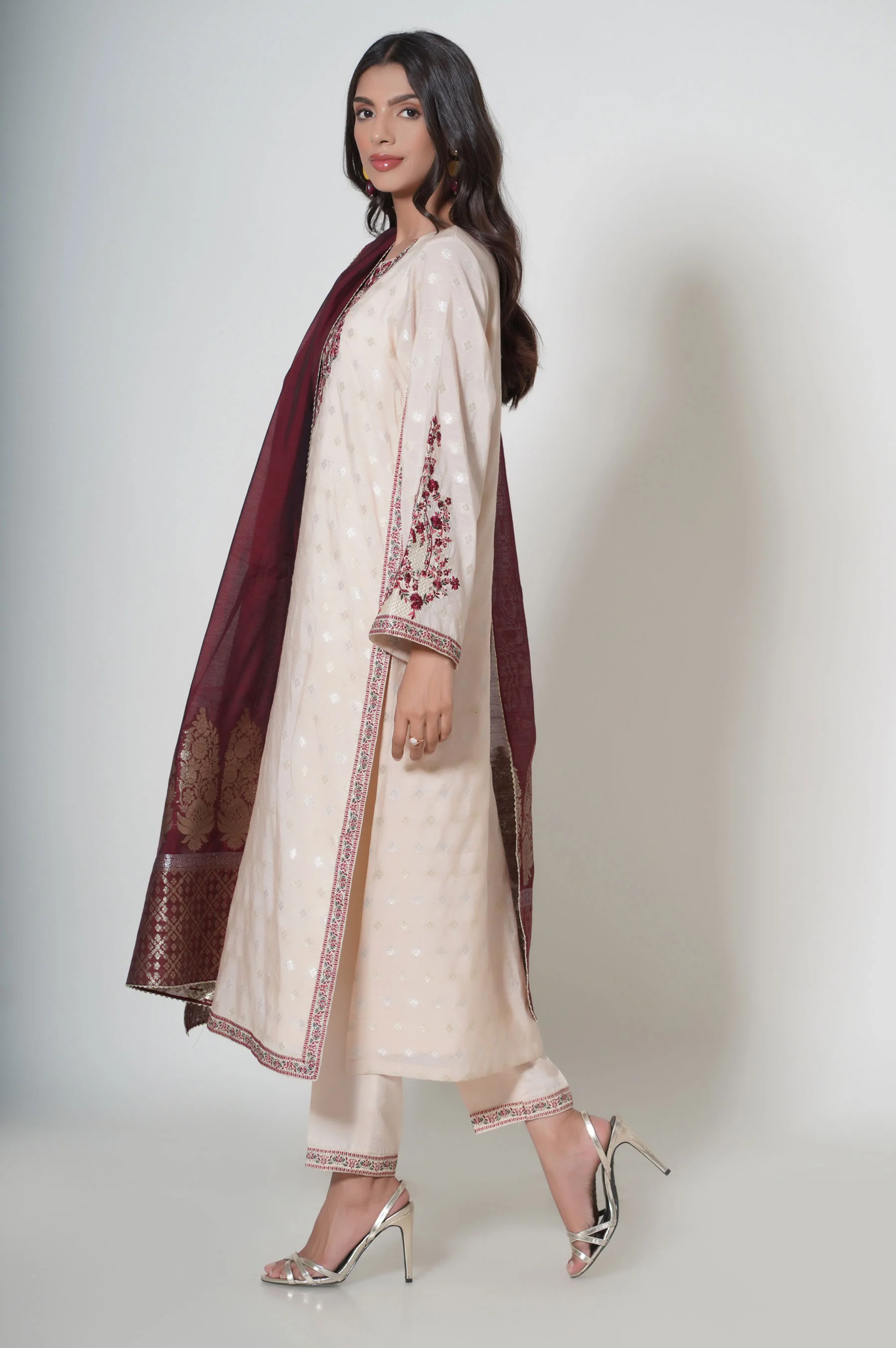 Unstitched 3 Piece Embroidered Zari Jacquard Suit - Image 4