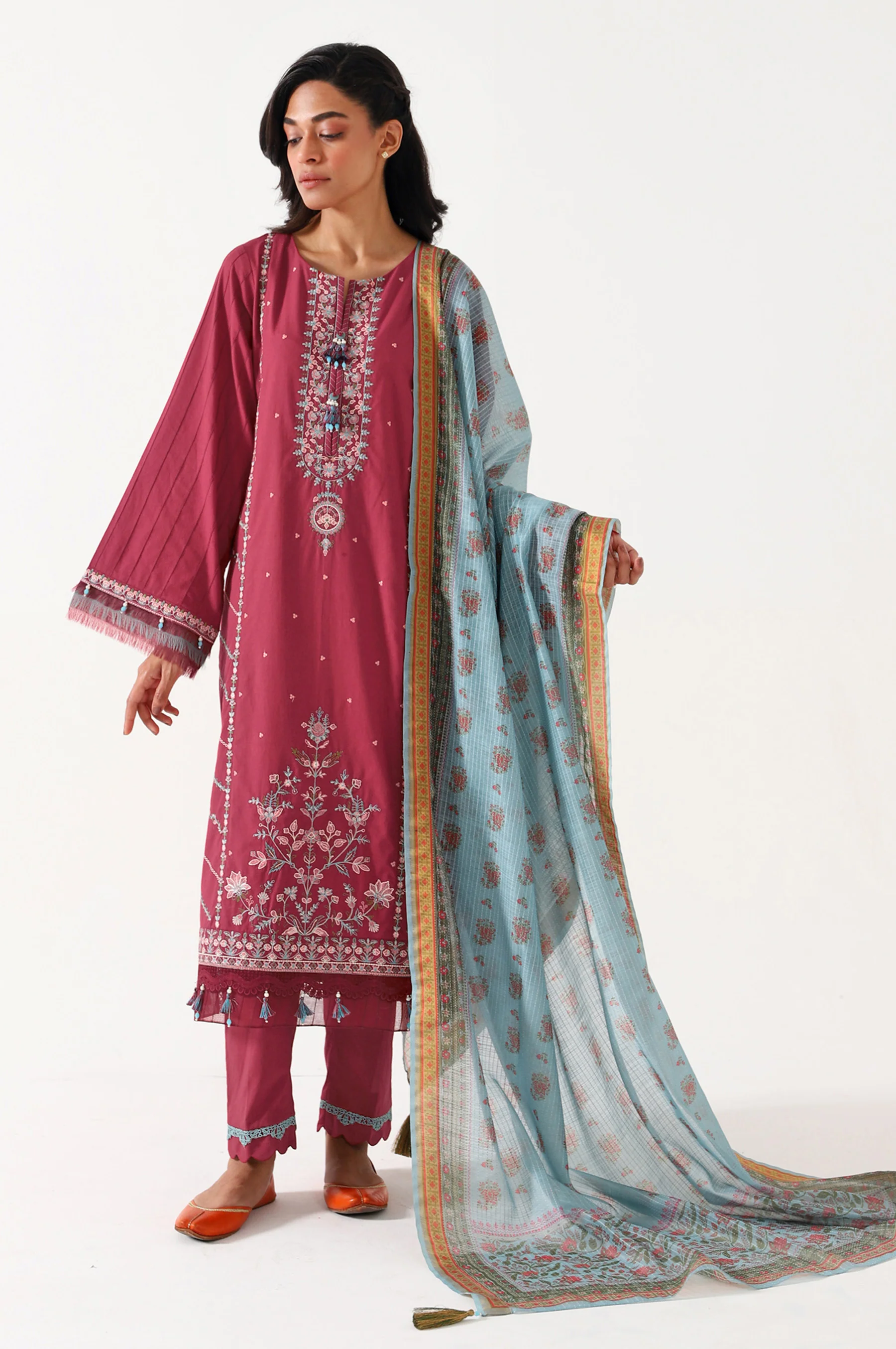 Unstitched 3 Piece Emroidered Doria Lawn Suit