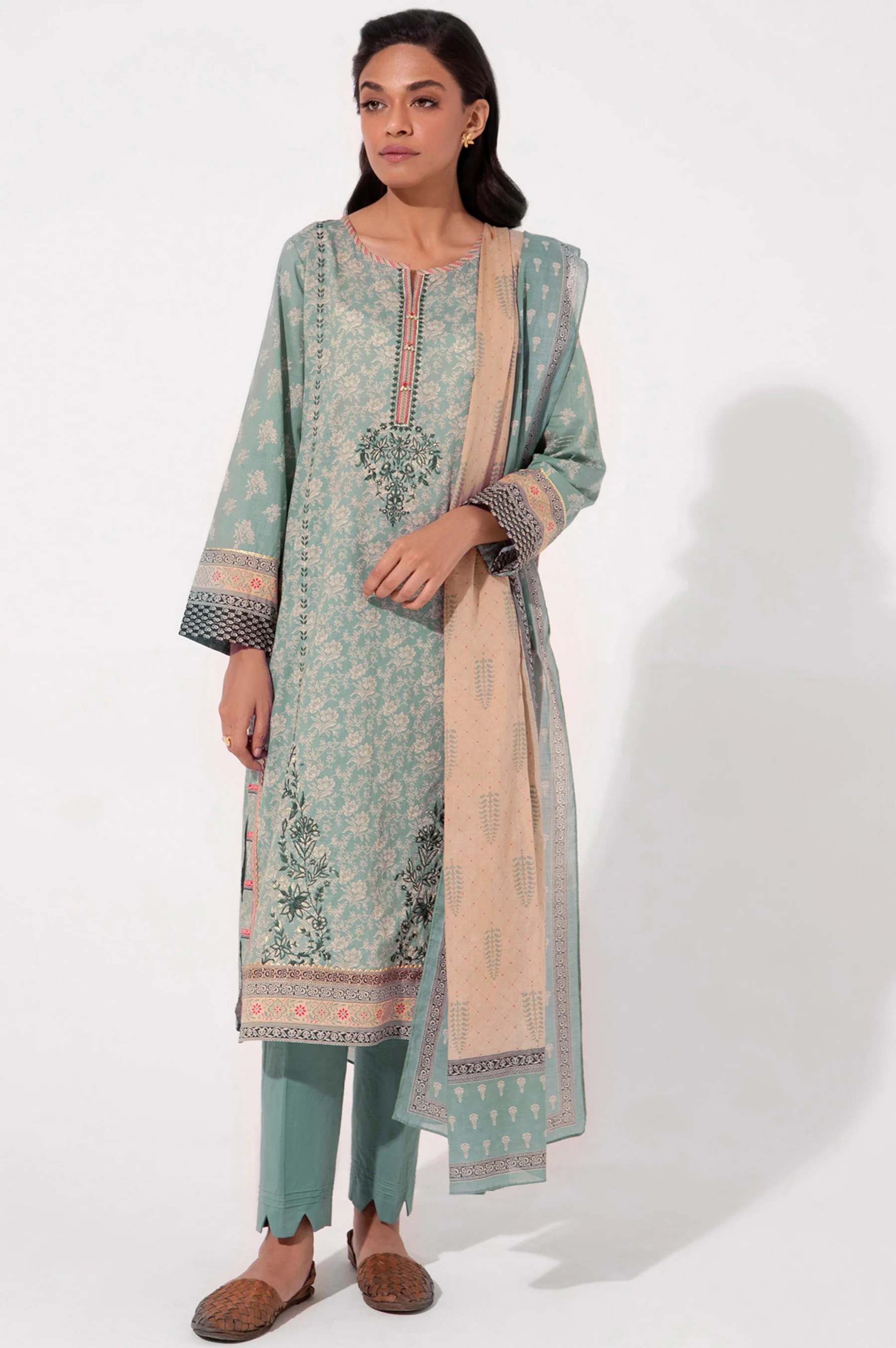 Unstitched 3 Piece Emroidered Slub Lawn Suit