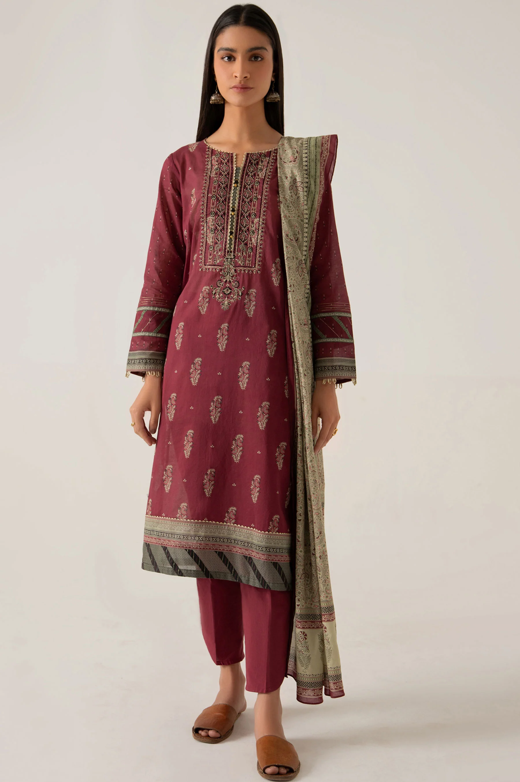 Unstitched 3 Piece Emroidered Slub Lawn Suit