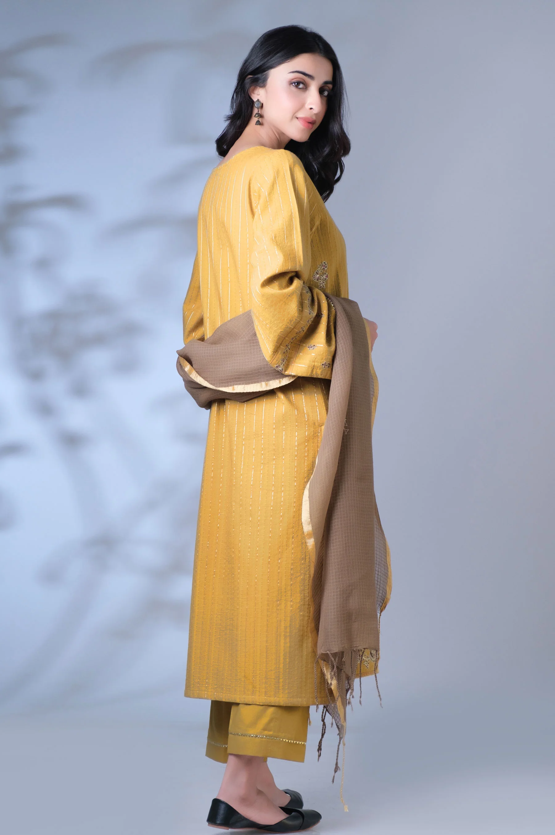 Unstitched 3 Piece Embroidered Mysuri Jacquard Suit - Image 4
