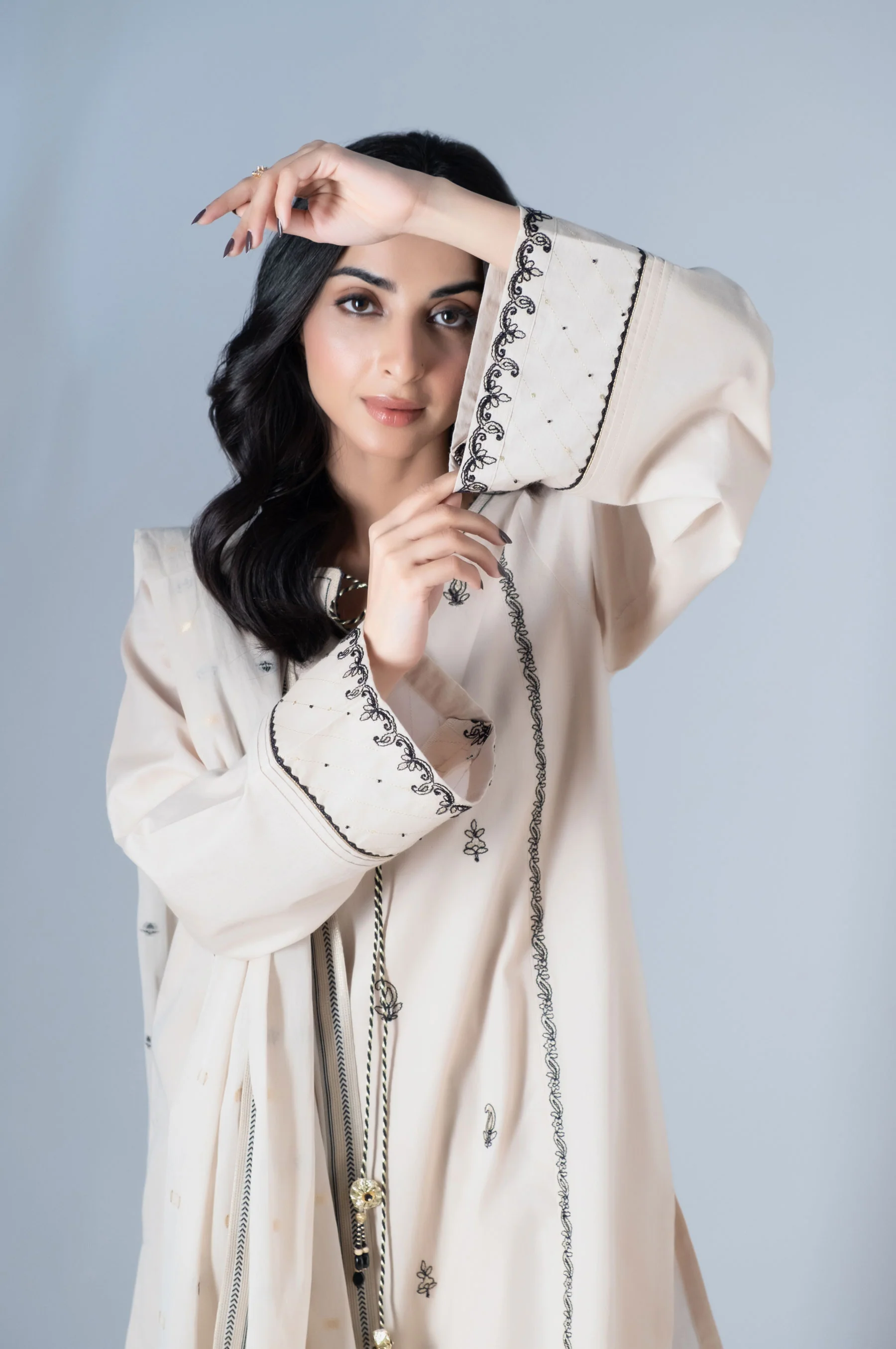 Unstitched 3 Piece Embroidered Yarn Dyed Jacquard Suit - Image 3
