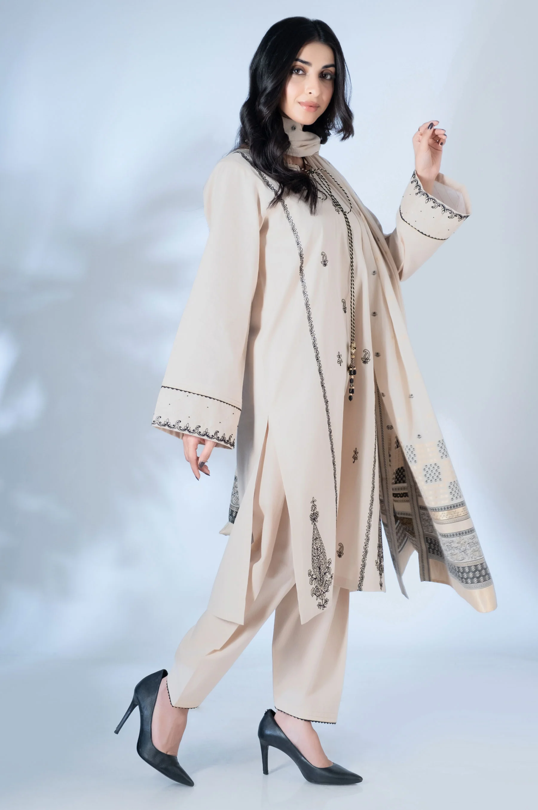 Unstitched 3 Piece Embroidered Yarn Dyed Jacquard Suit - Image 4