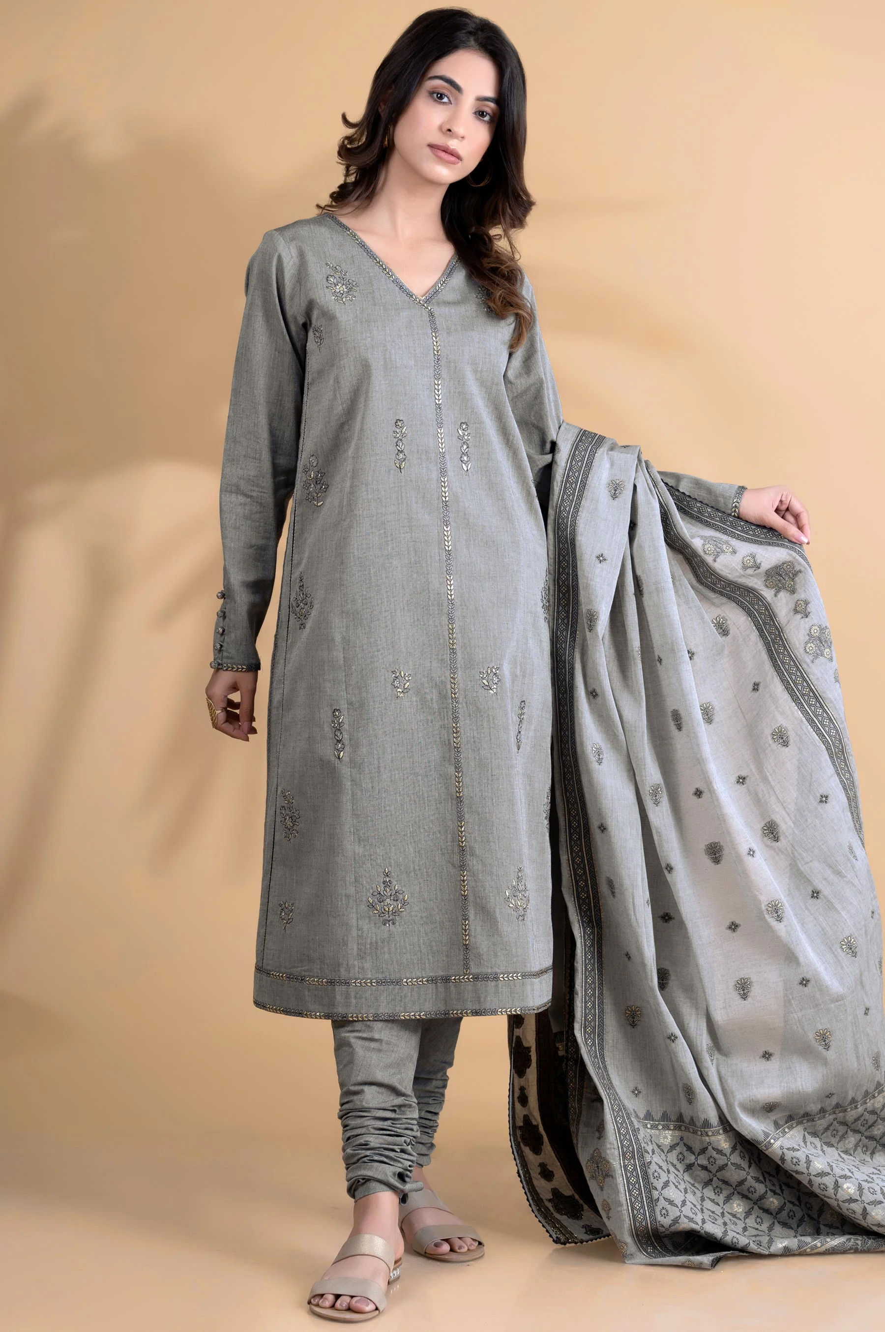 Unstitched 3 Piece Embroidered Yarn Dyed Jacquard Suit - Image 3