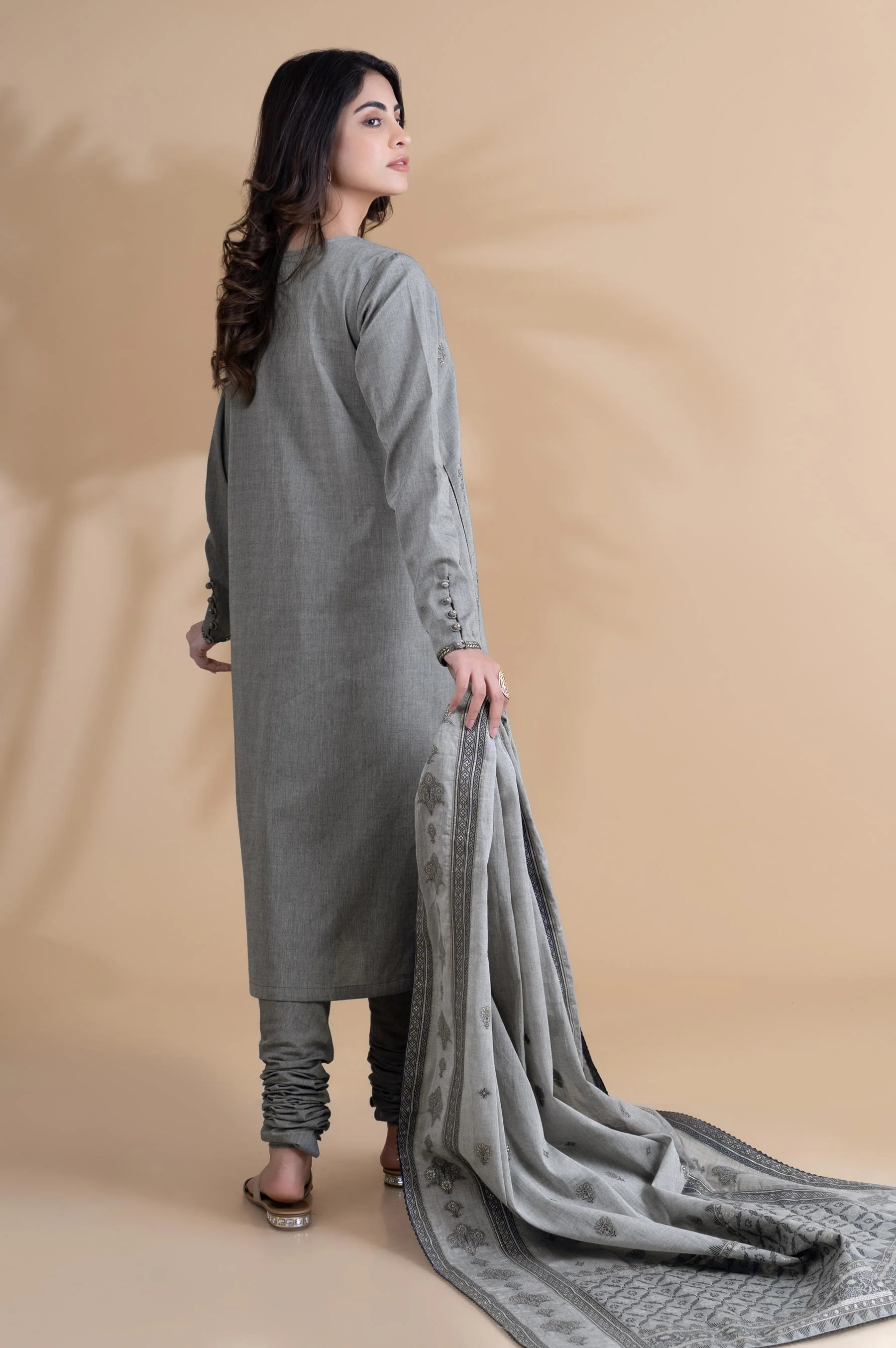 Unstitched 3 Piece Embroidered Yarn Dyed Jacquard Suit - Image 5