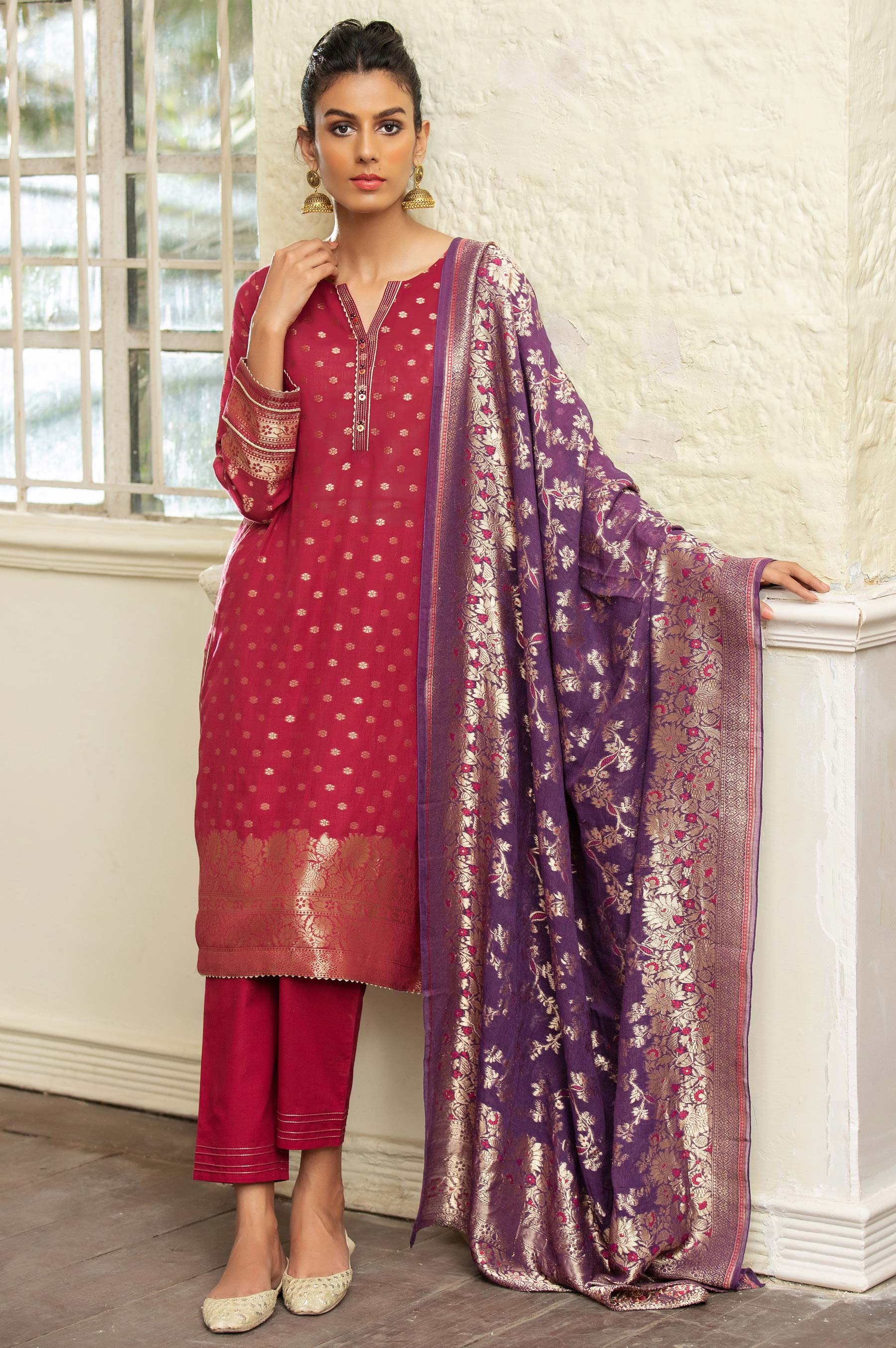 Unstitched 3 Piece Jacquard Suit with Jacquard Dupatta