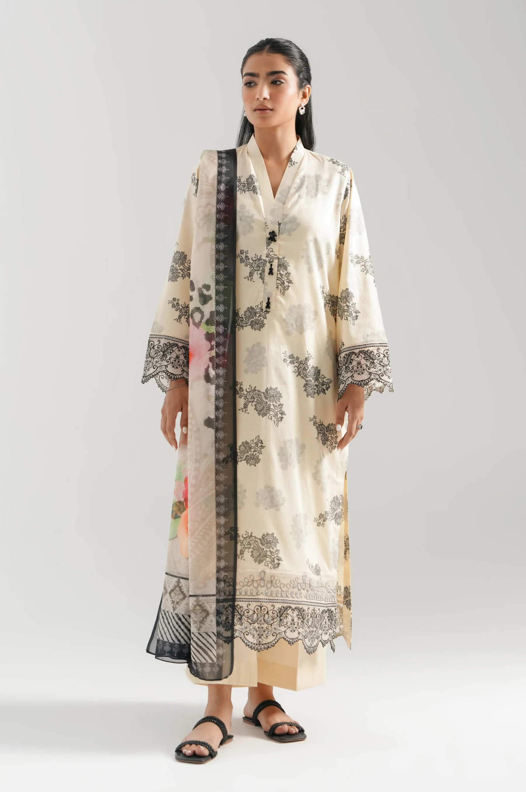UNSTITCHED EMBROIDERED SUIT - Image 2