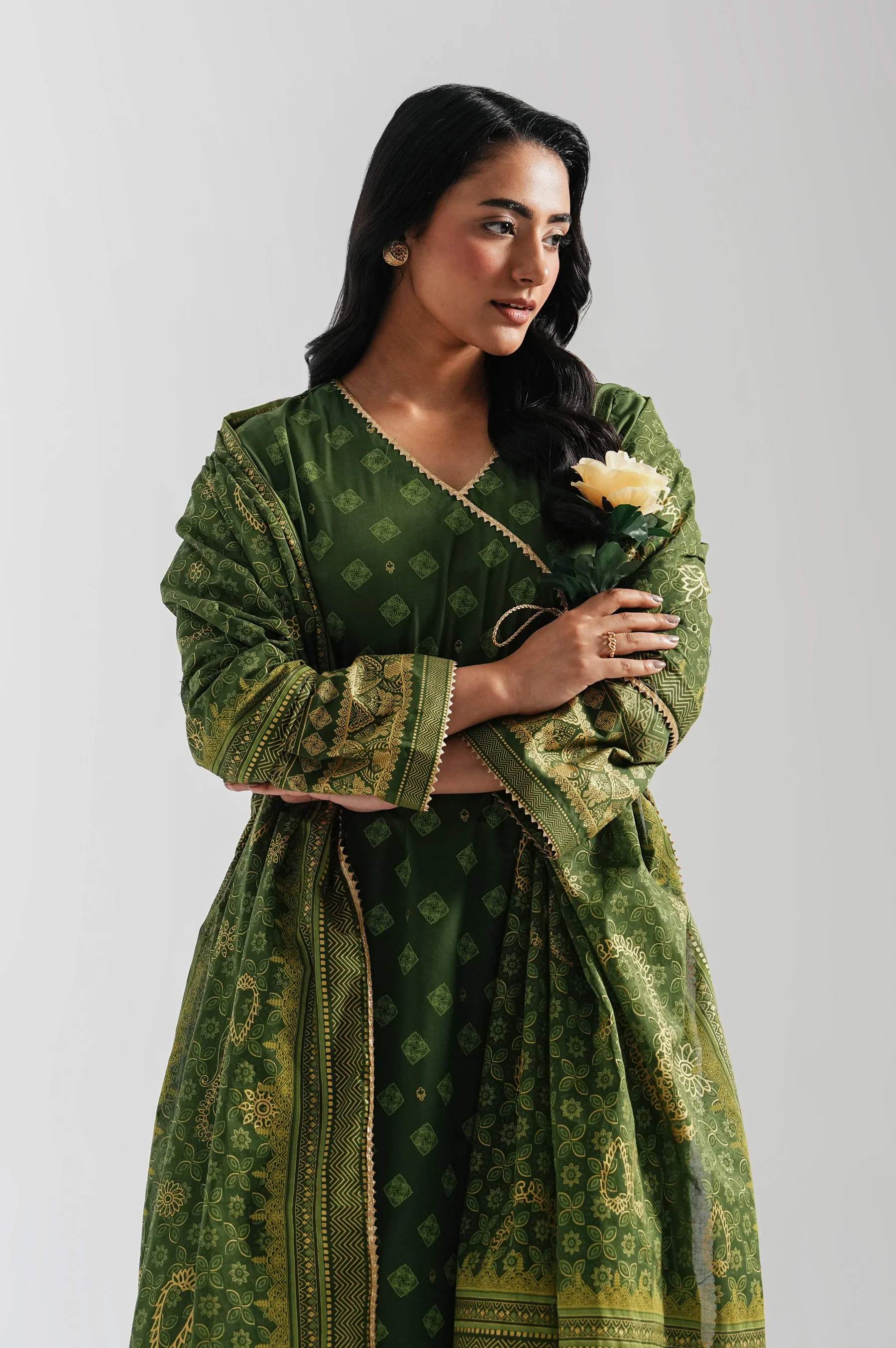 UNSTITCHED PRINTED SUIT - Image 4