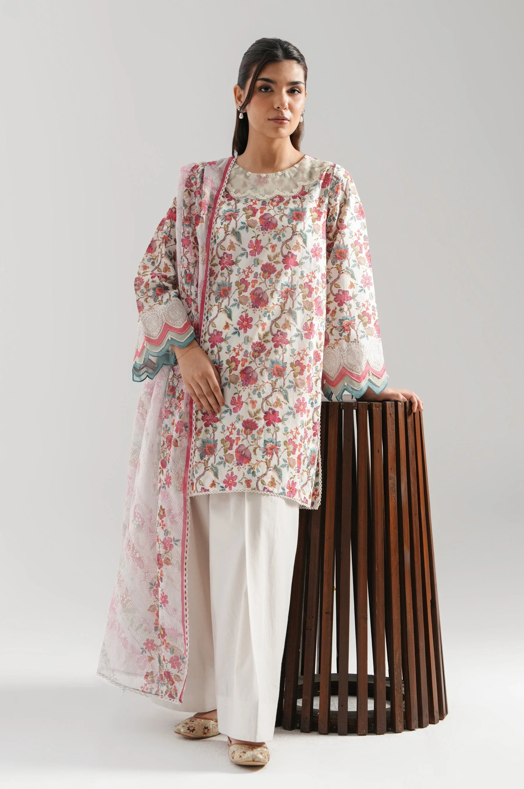 UNSTITCHED PRINTED SUIT - Image 8