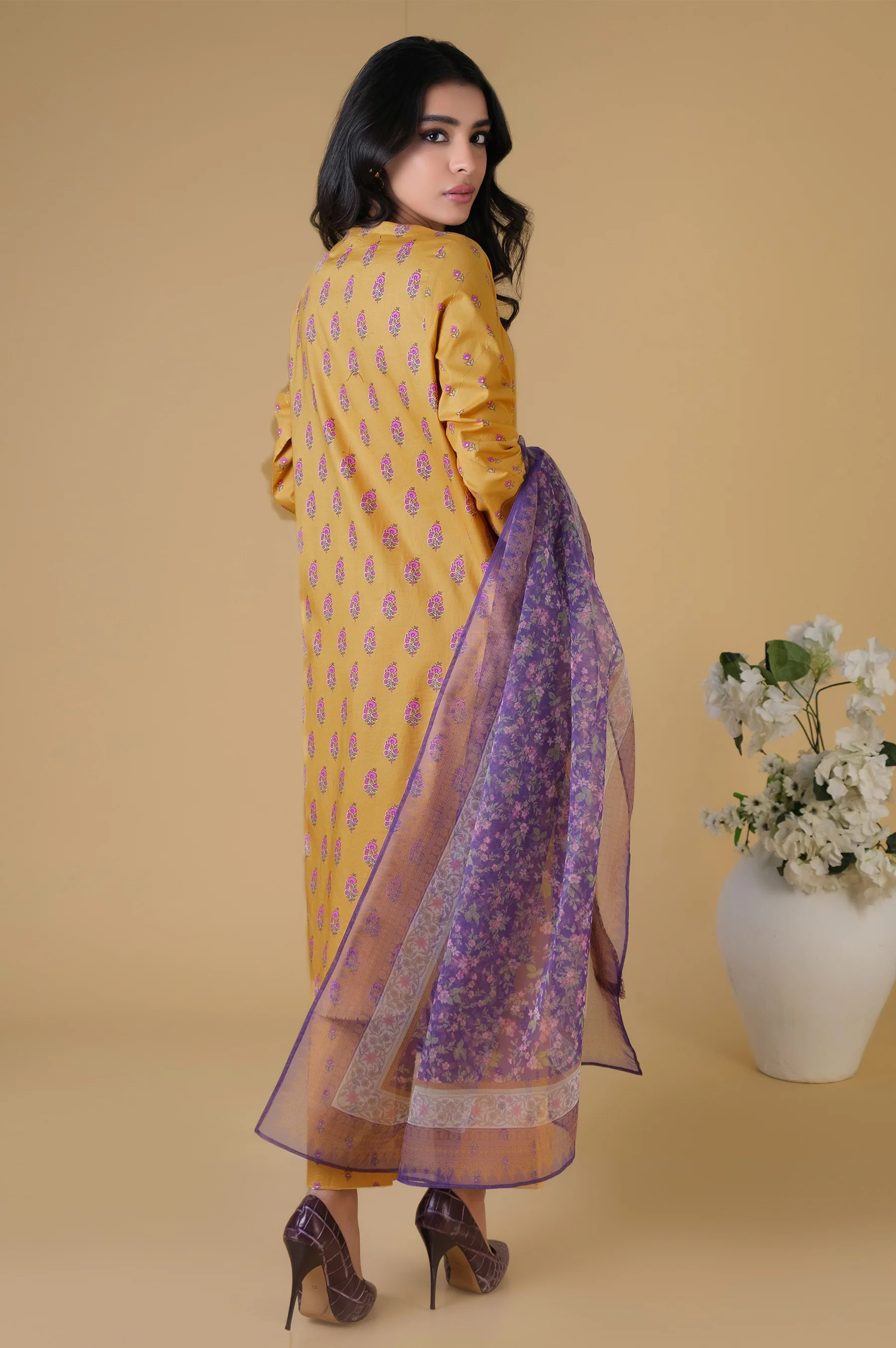 Unstitched 3 Piece Printed Cambric Suit - Image 4