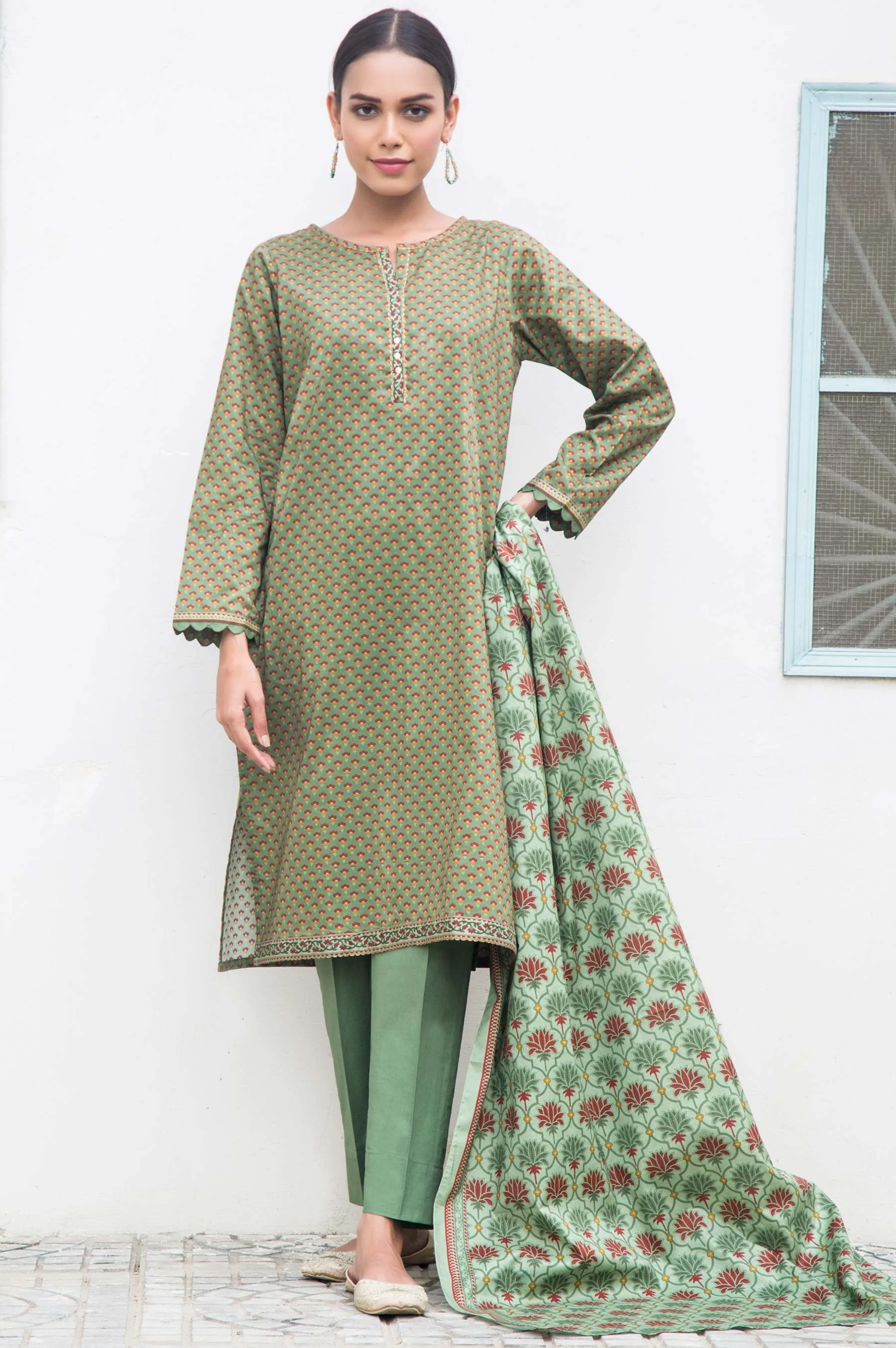 Unstitched 3 Piece Printed Cambric Suit
