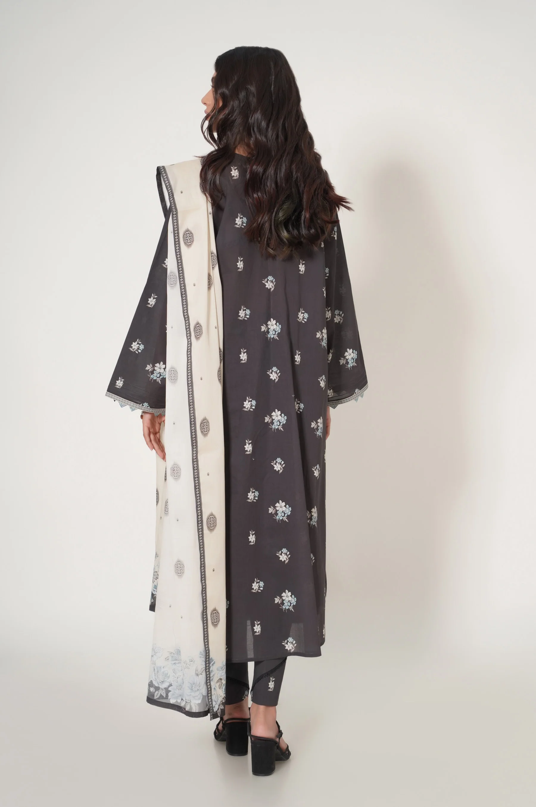 Unstitched 3 Piece Printed Cambric Suit - Image 4