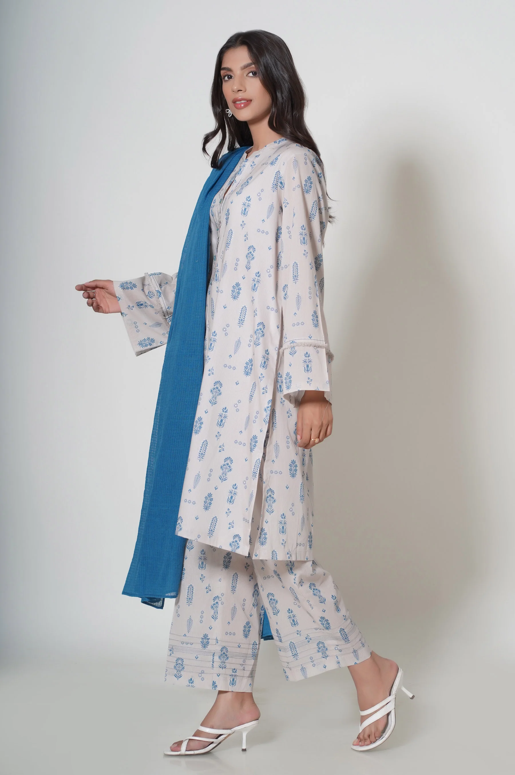 Unstitched 3 Piece Printed Cambric Suit - Image 5