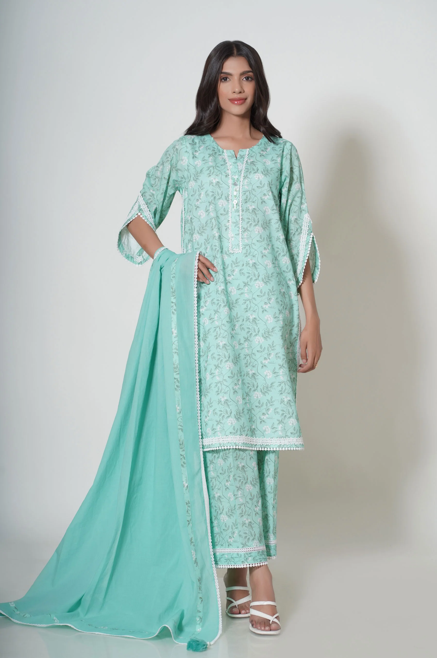 Unstitched 3 Piece Printed Cambric - Image 4