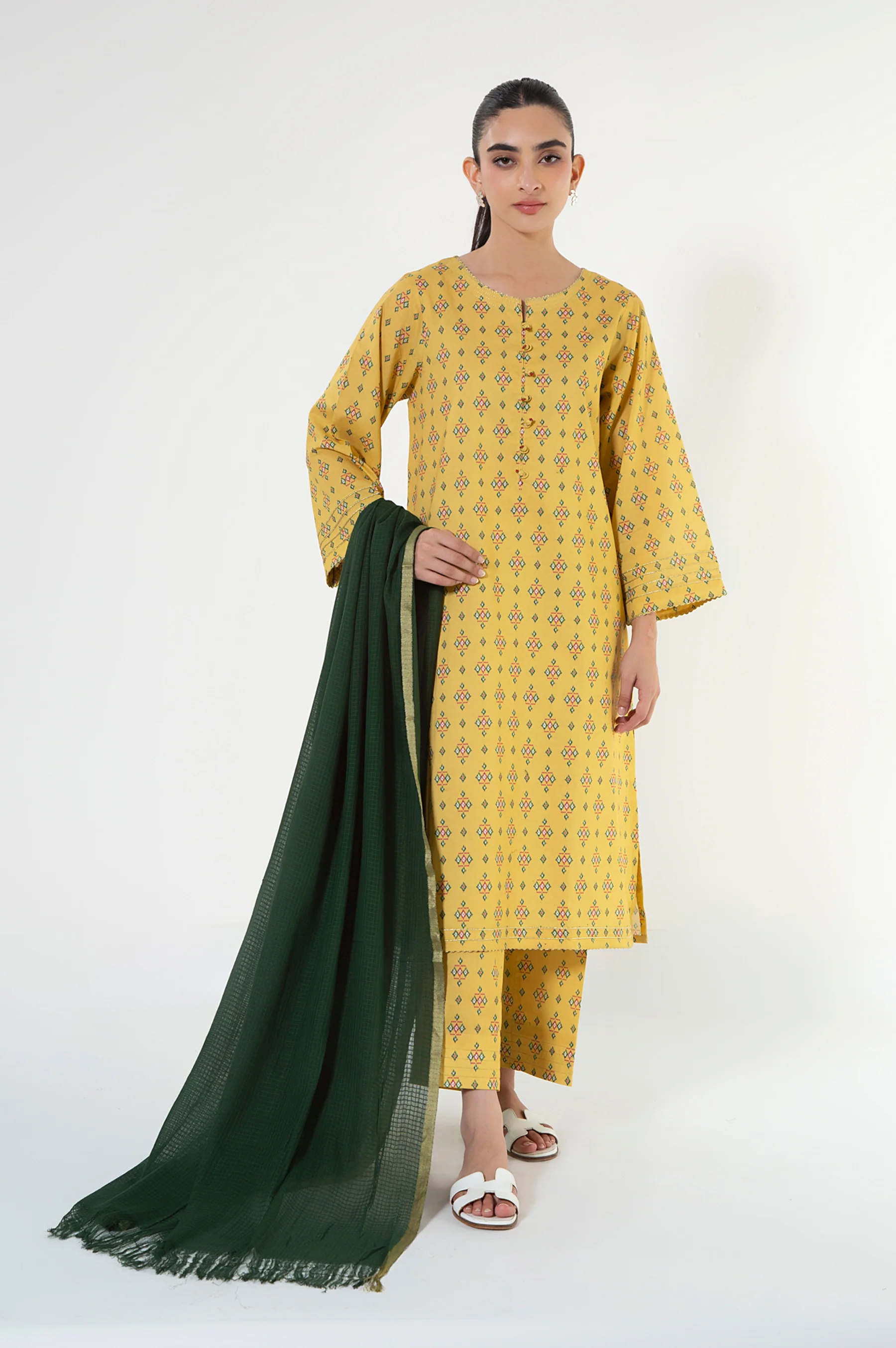 Unstitched 3 Piece Printed Cambric Suit - Image 3