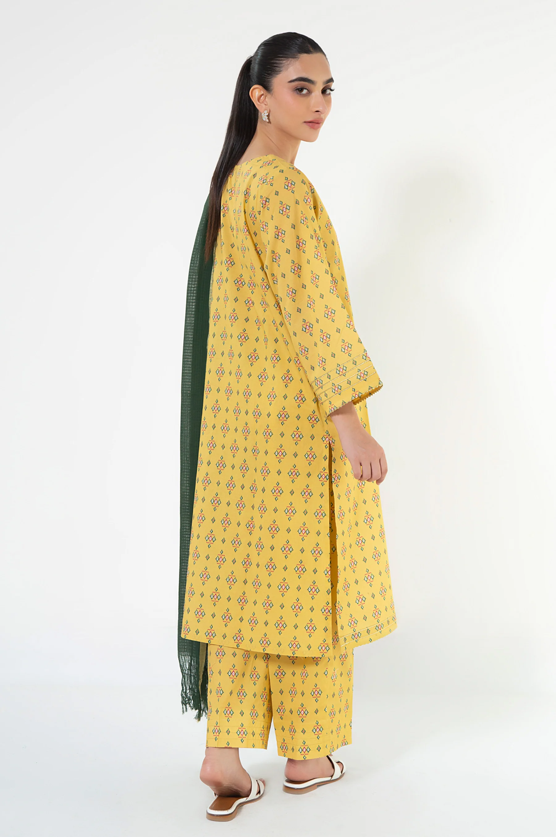 Unstitched 3 Piece Printed Cambric Suit - Image 5