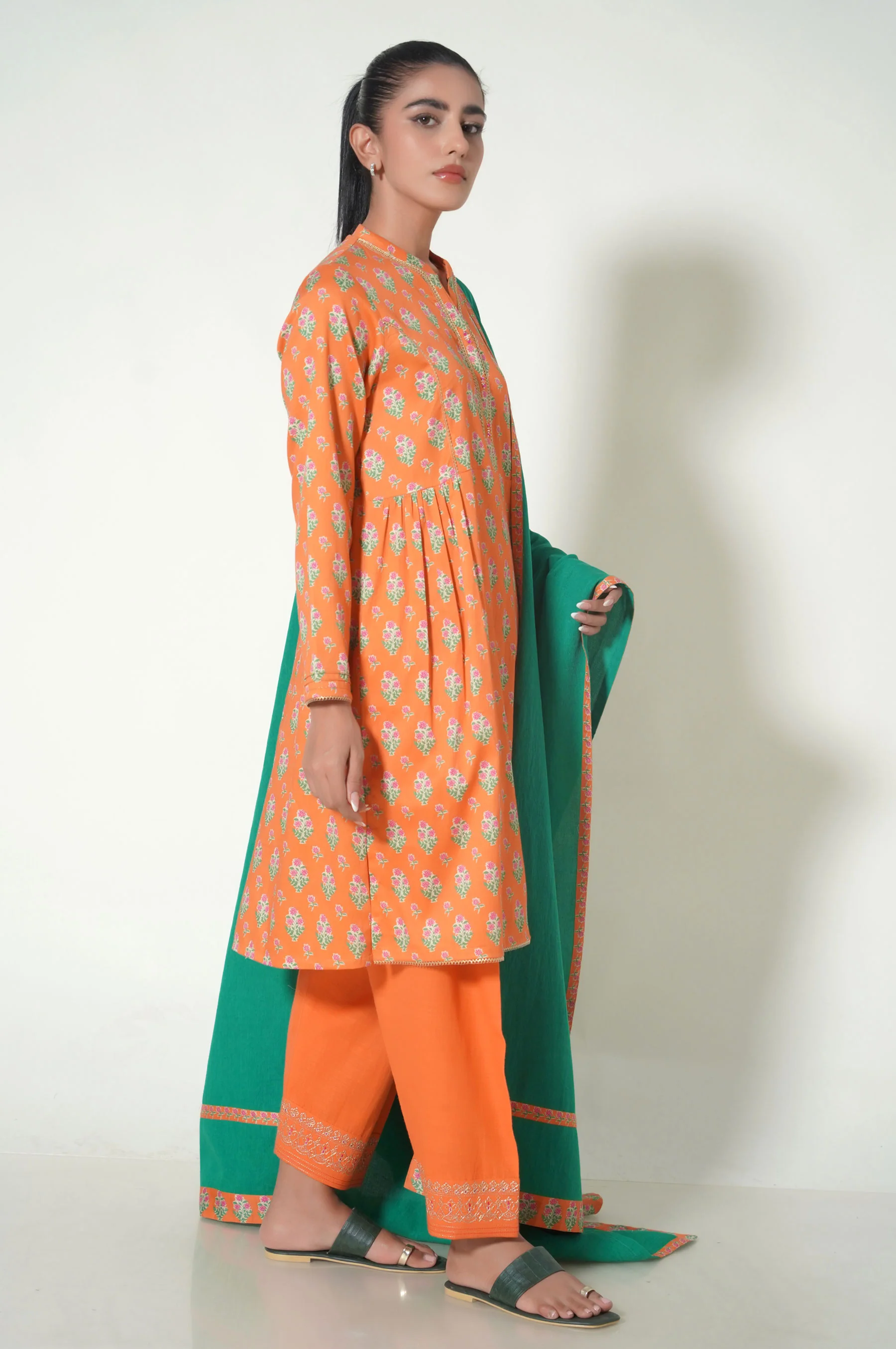 Unstitched 3 Piece Printed Cottle Suit - Image 2