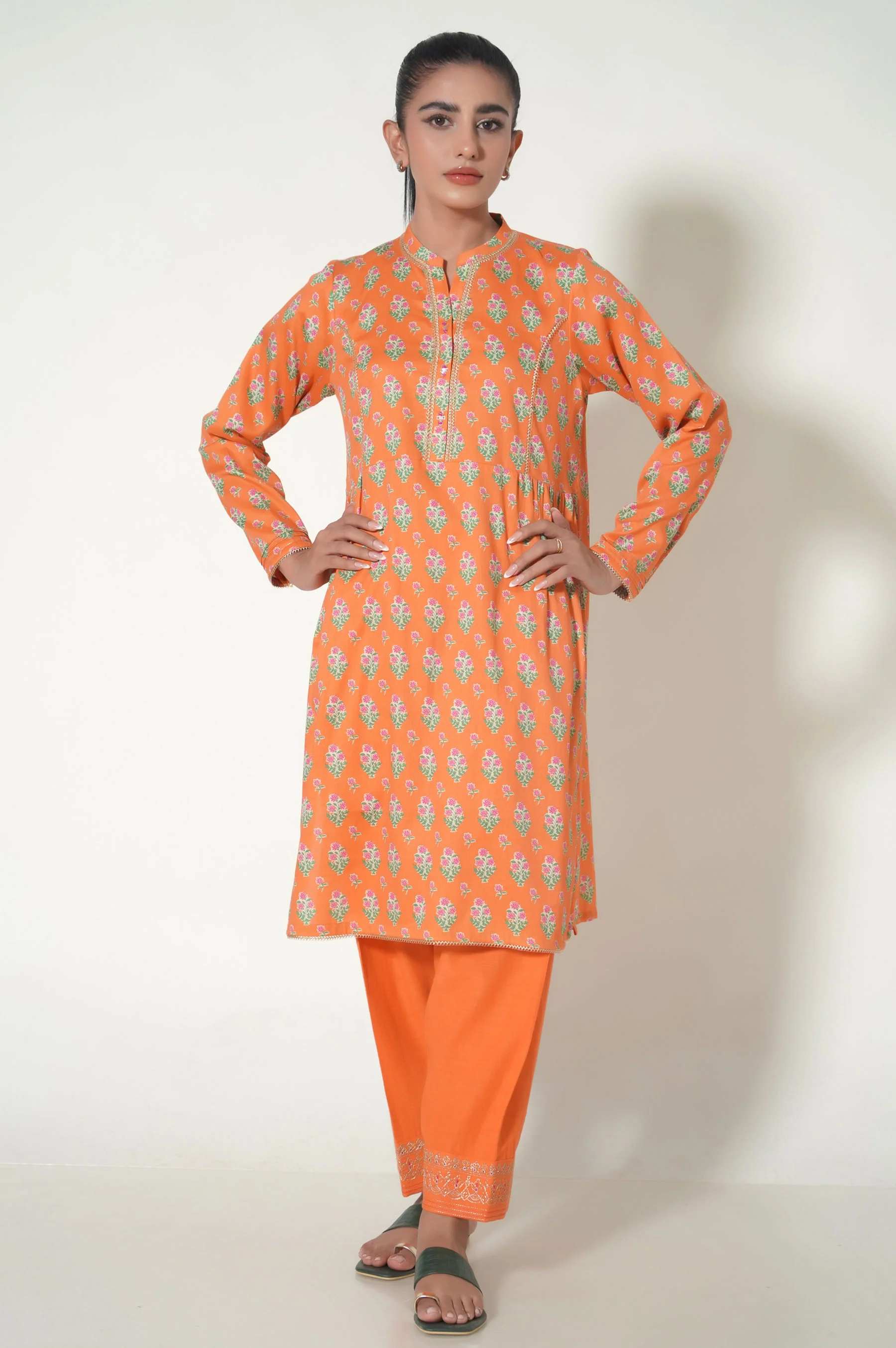 Unstitched 3 Piece Printed Cottle Suit - Image 4