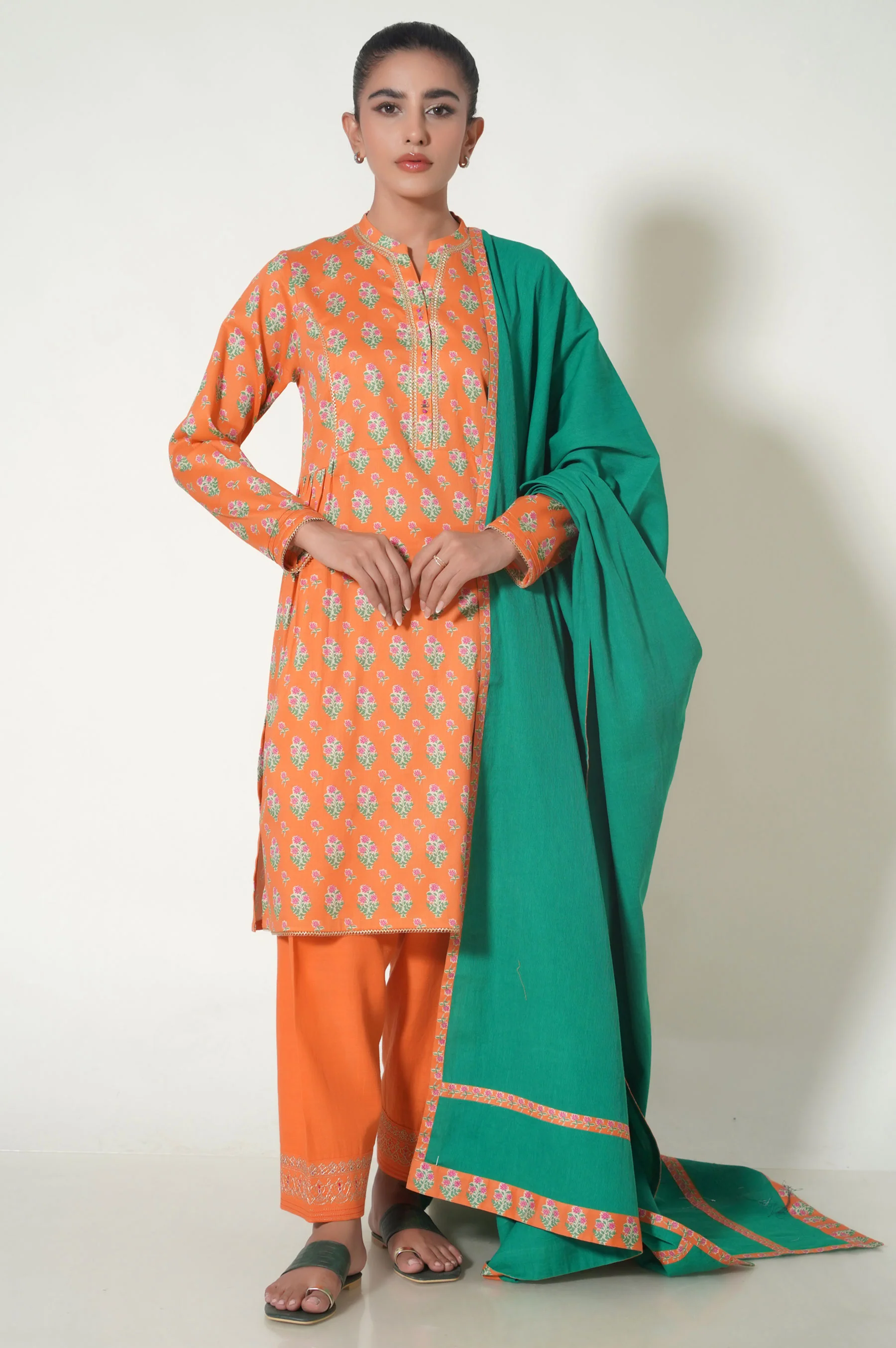 Unstitched 3 Piece Printed Cottle Suit - Image 5