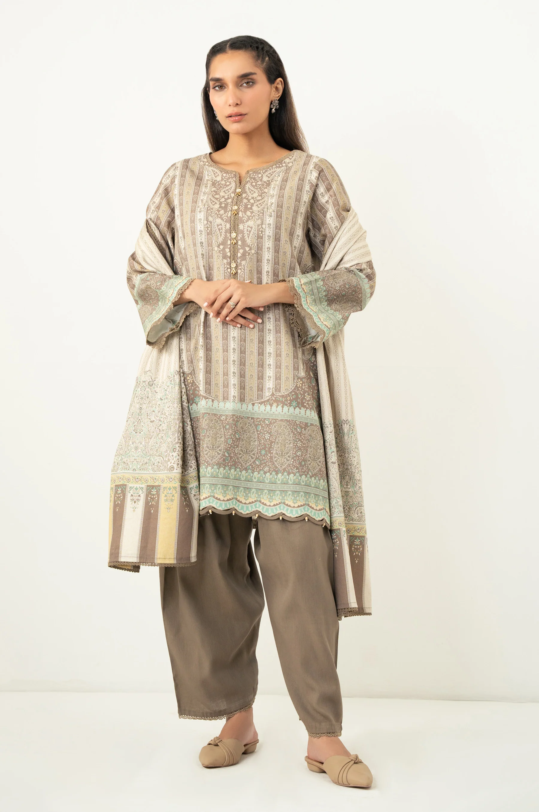 UNSTITCHED 3 PIECE PRINTED SUIT - Image 3