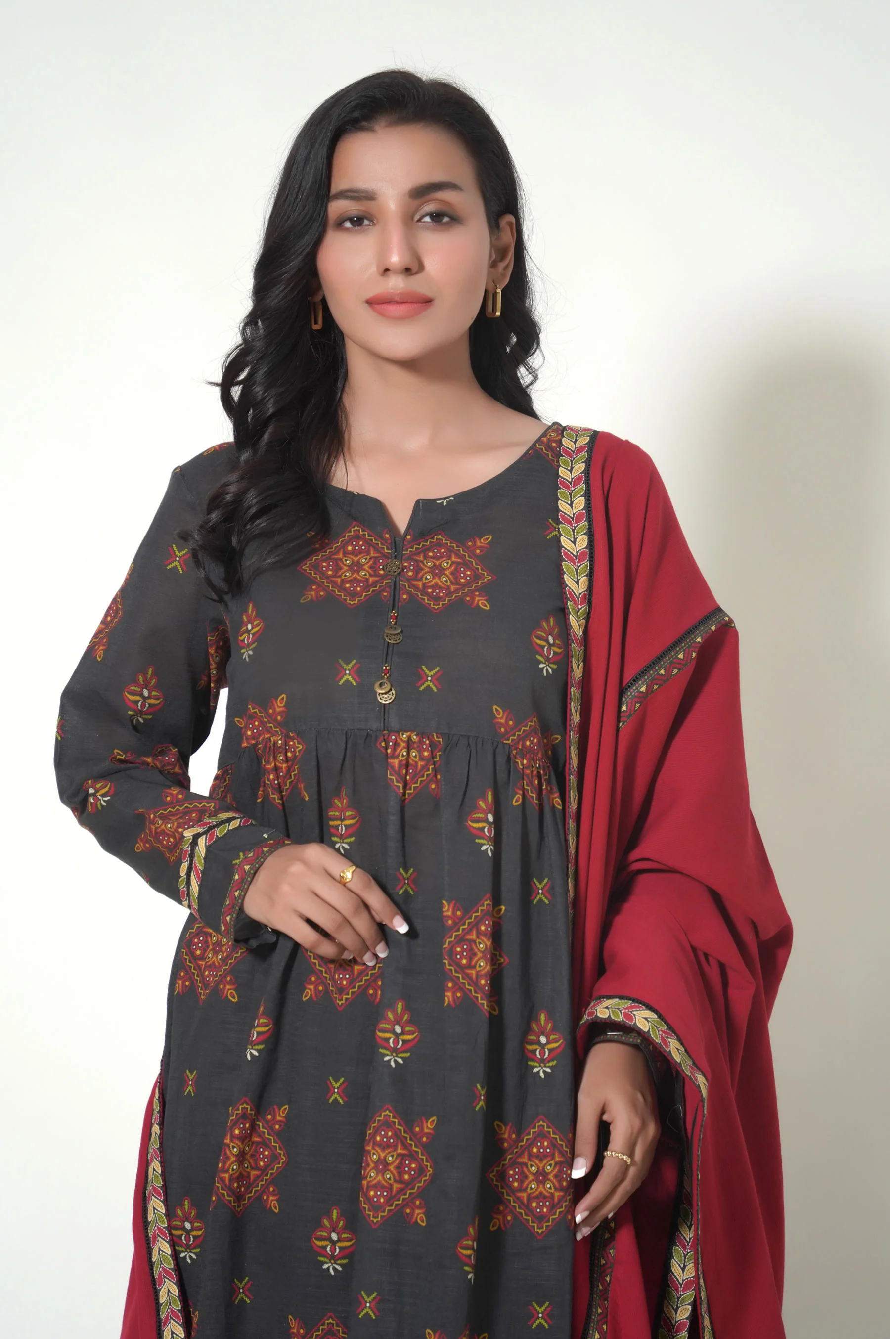 Unstitched 3 Piece Printed Cottle Suit - Image 3