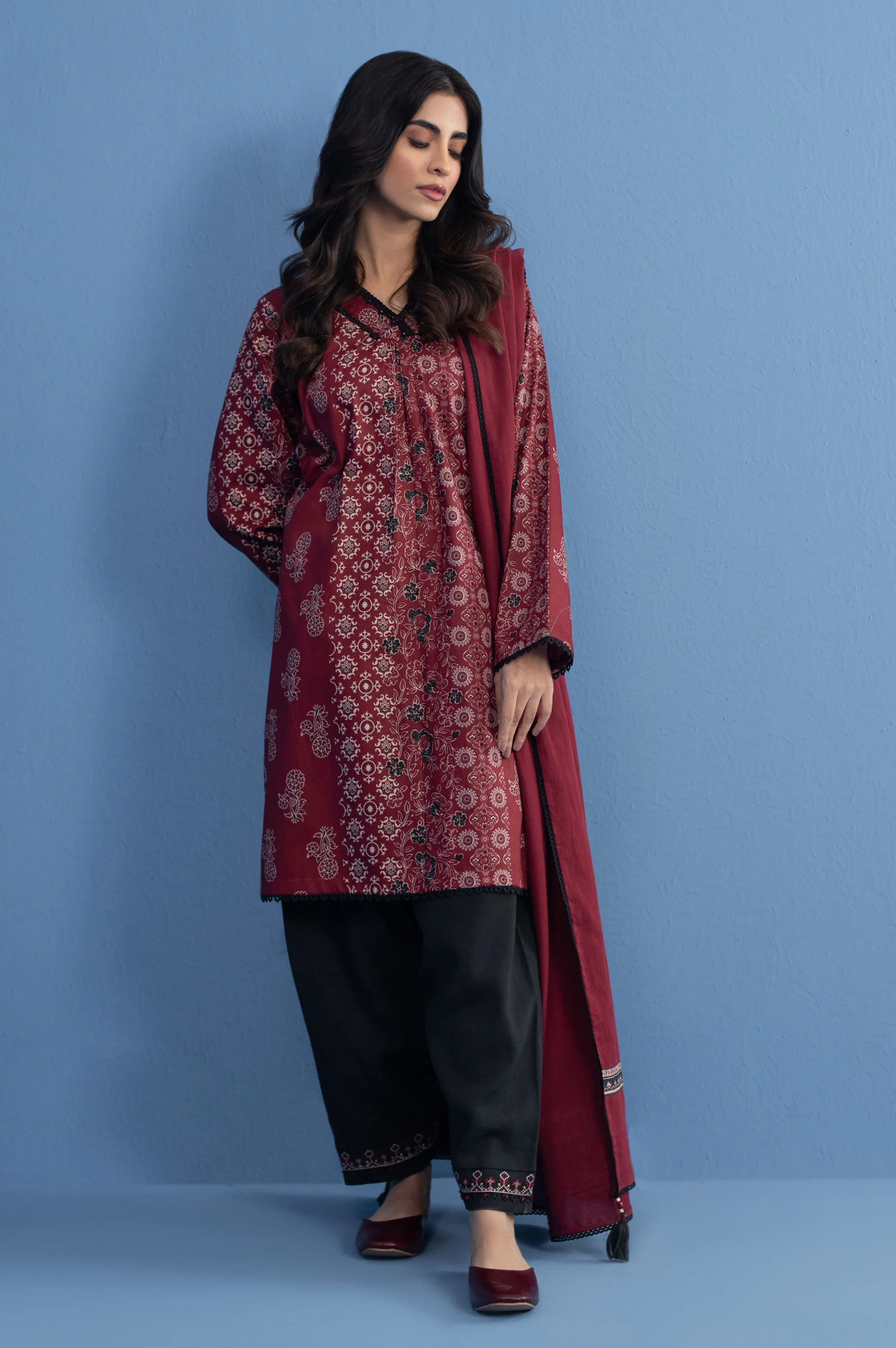 Unstitched 3 Piece Printed Cottel Suit - Image 3
