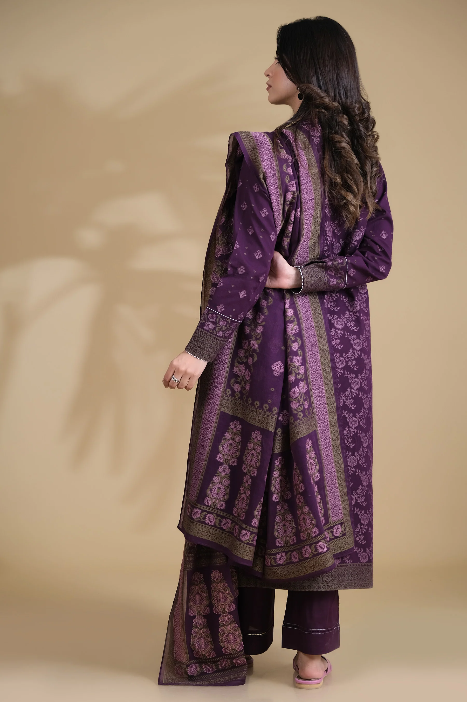 Unstitched 3 Piece Dyed Jacquard Suit - Image 2