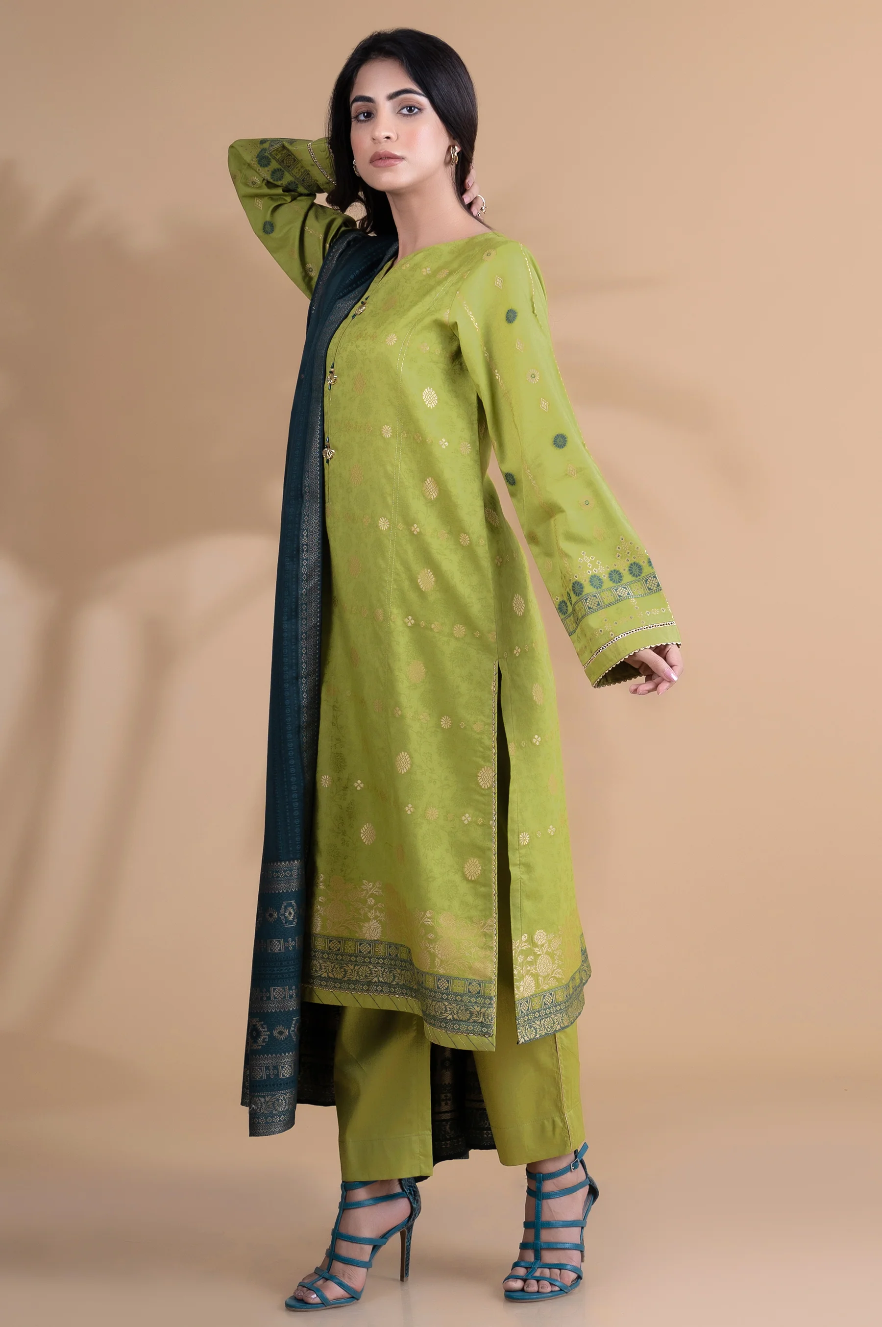 Unstitched 3 Piece Dyed Jacquard Suit - Image 3
