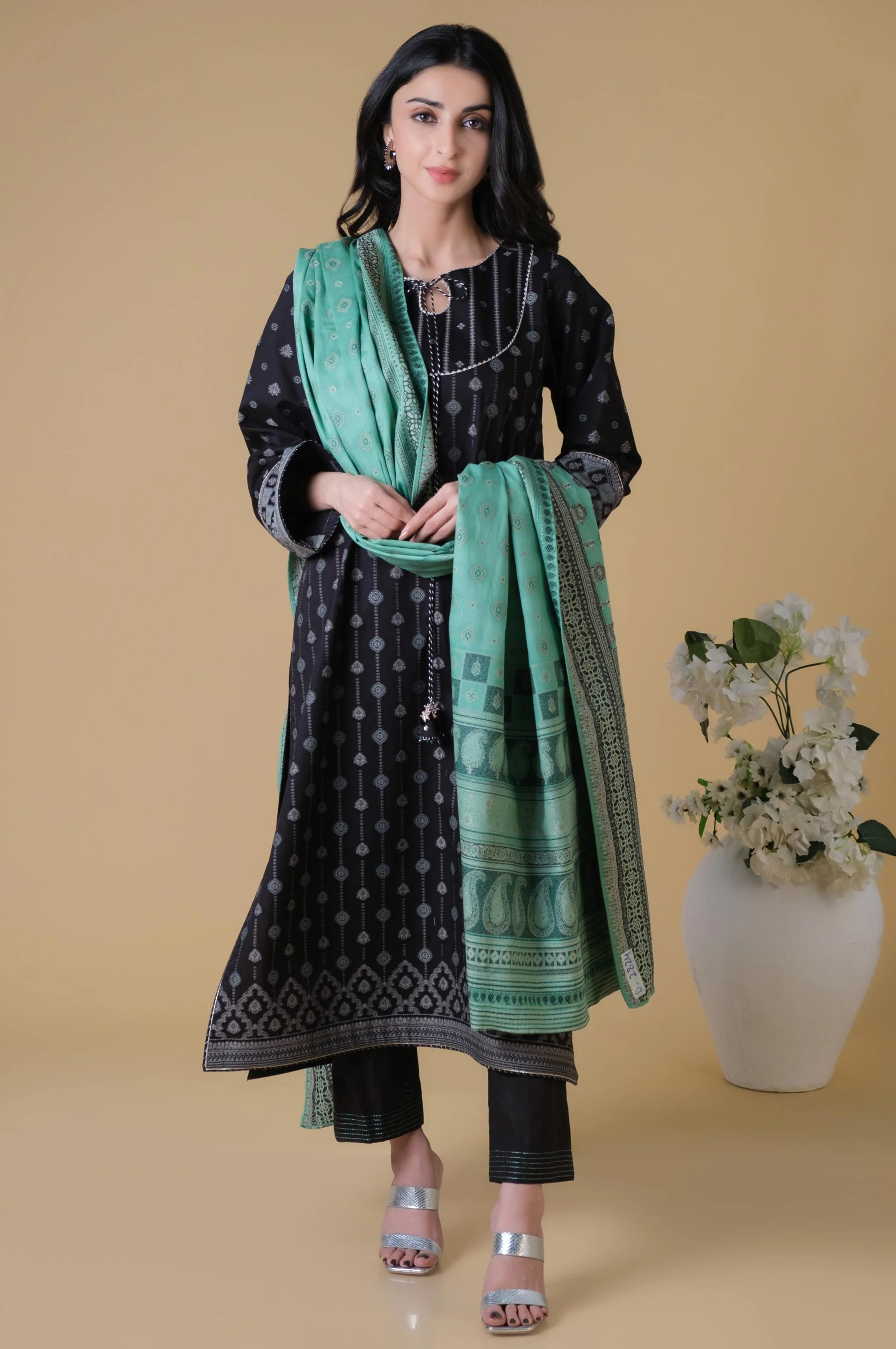 Unstitched 3 Piece Dyed Jacquard Suit - Image 5