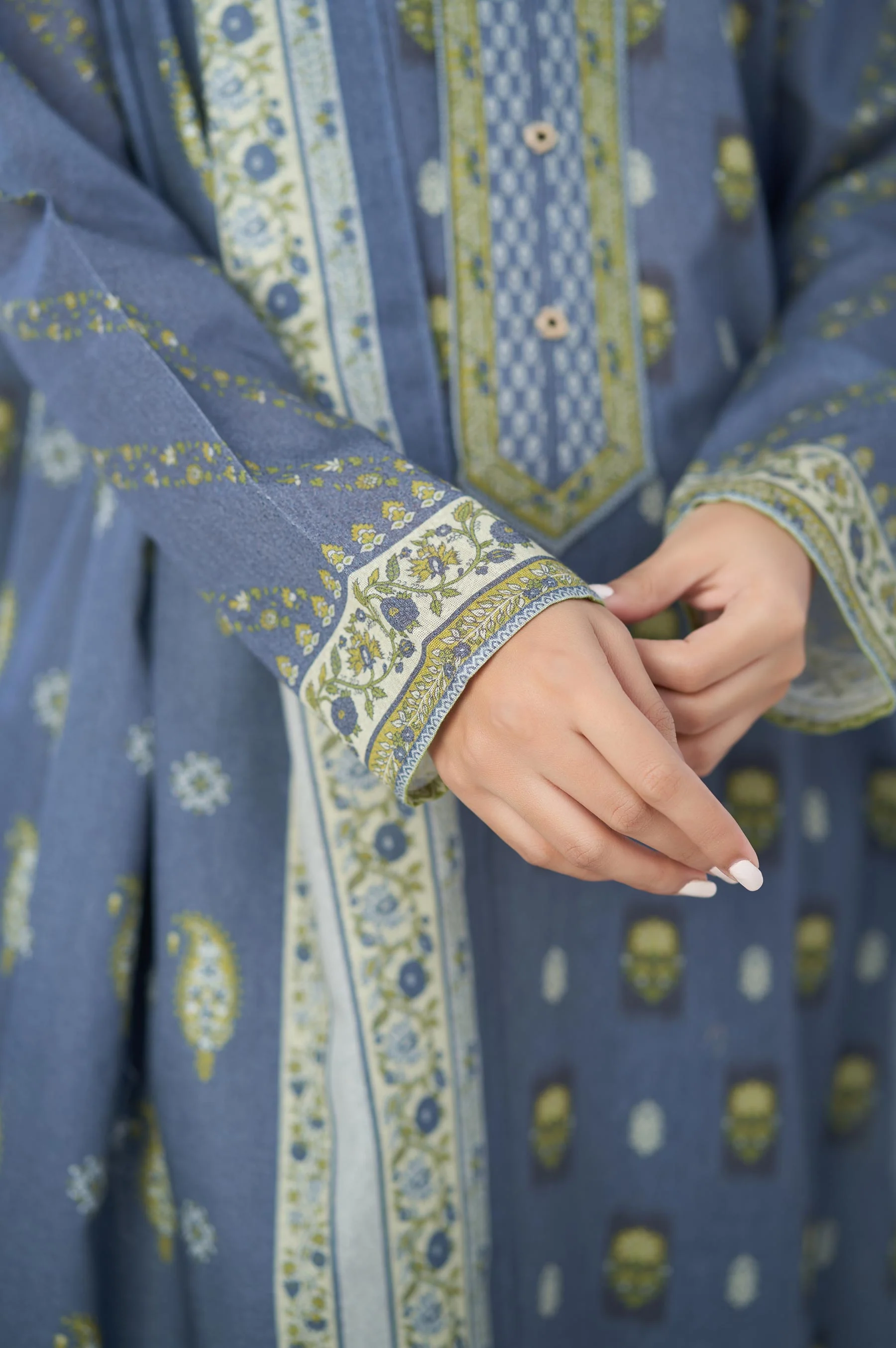 Unstitched 3 Piece Printed Karandi Suit - Image 5