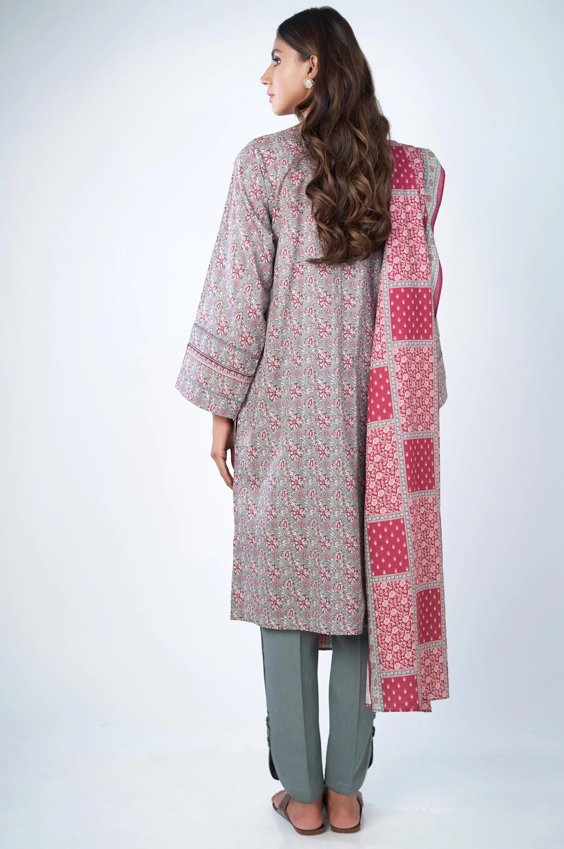 Unstitched 3 Piece Printed Karandi Suit - Image 3
