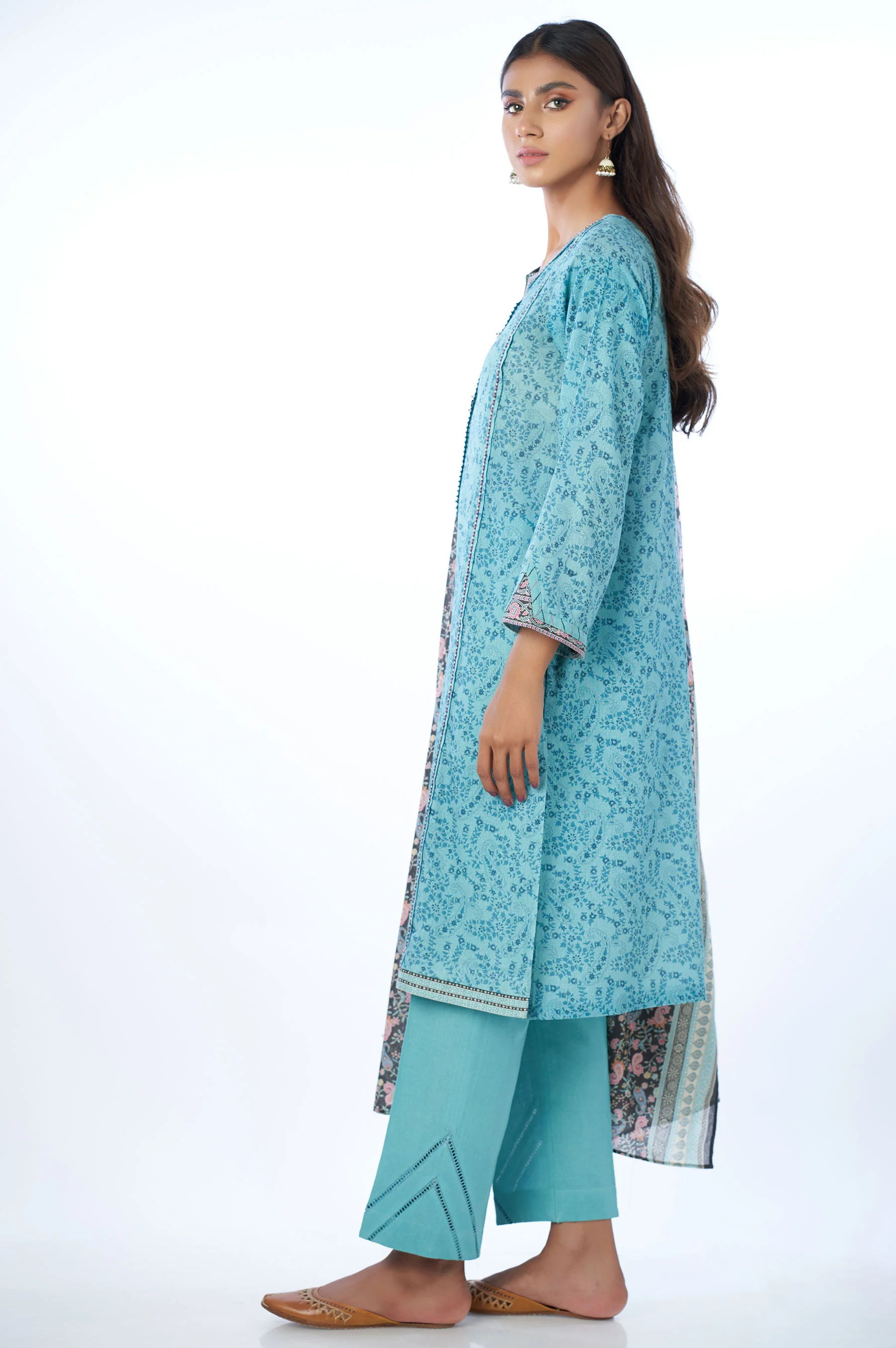 Unstitched 3 Piece Printed Karandi Suit - Image 3